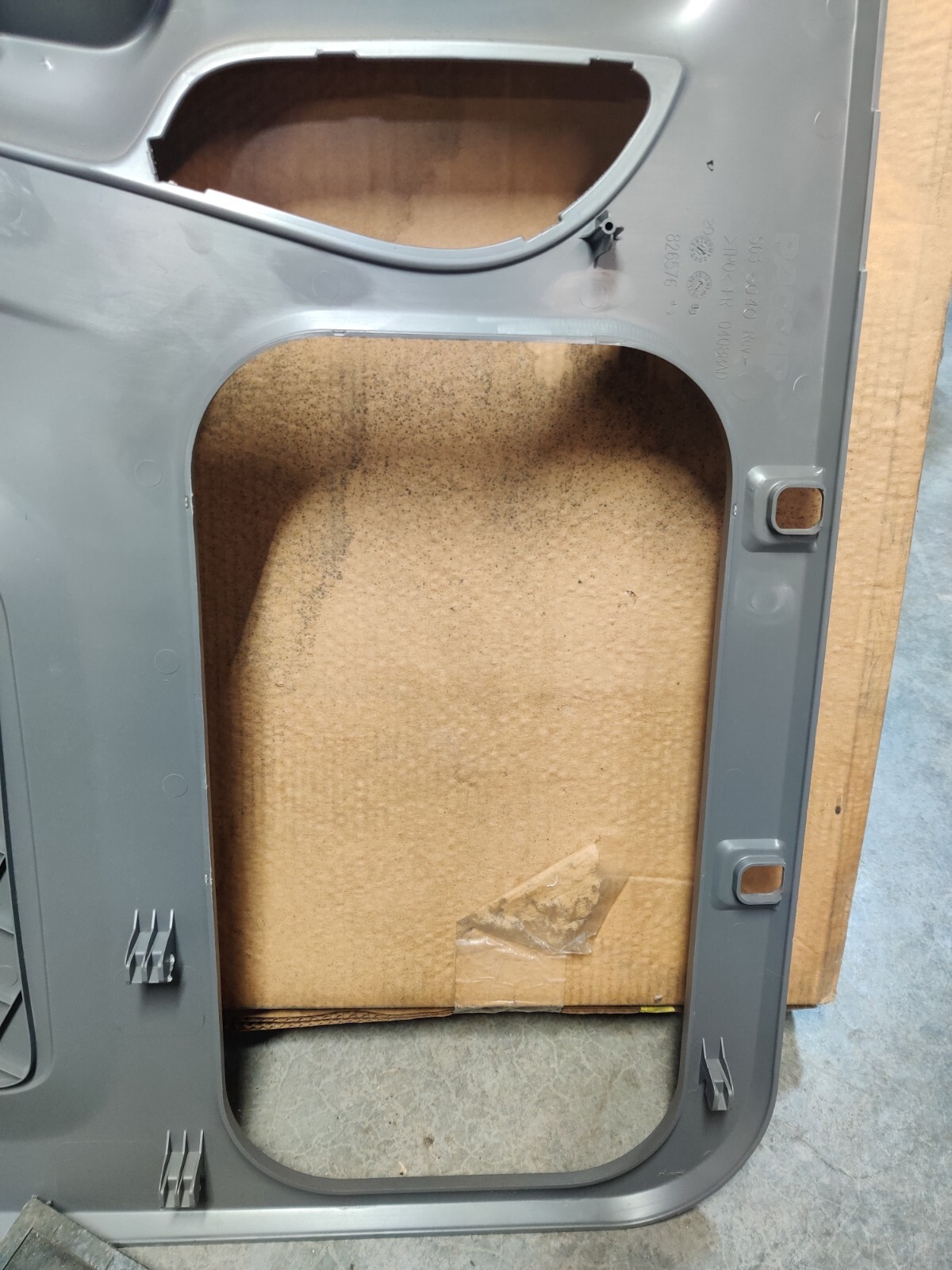 Peterbilt S63-6107-0281 Pad Door Rh POWER WINDOW PANEL (NEW TAKE OFF READ AD)