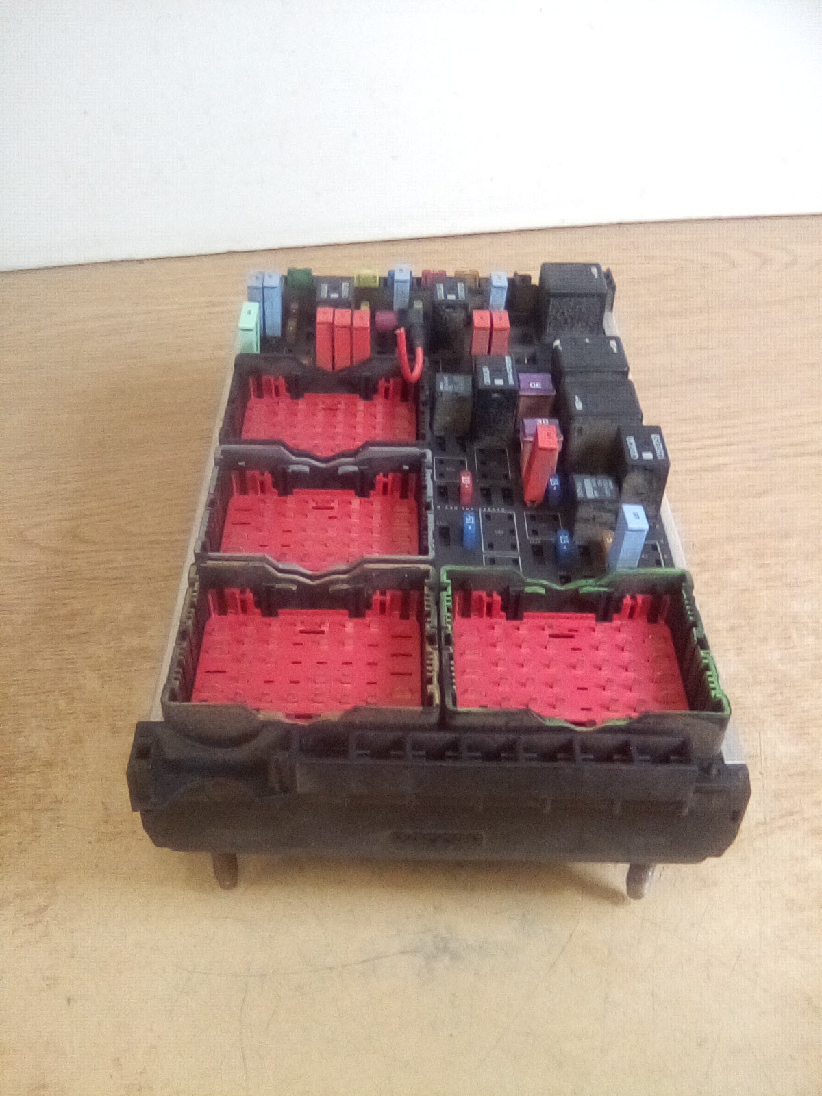 Kenworth T680/Paccar P27-1147-0200 PDCNGP Cab Fuse Assembly “READ DESCRIPTION”