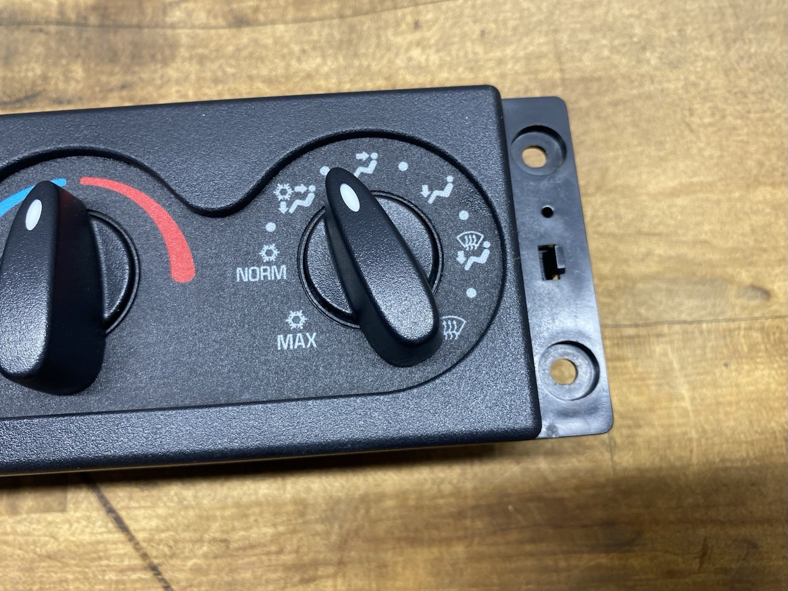 International Prostar 3827580C1 Temperature Control HVAC AC/Heat NOS