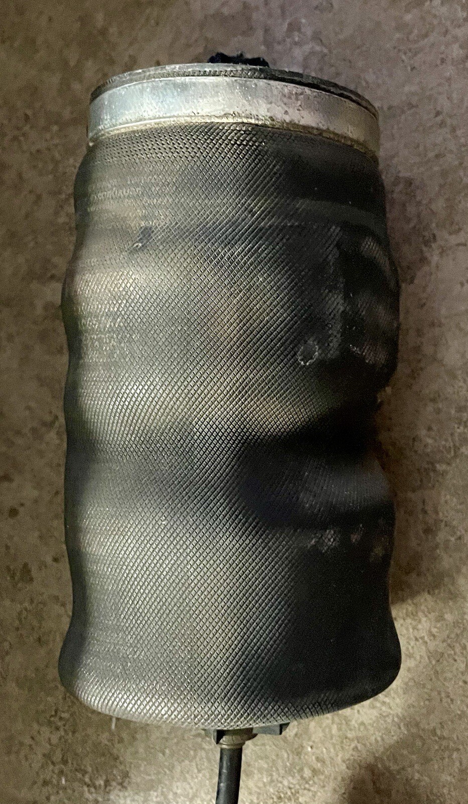 Paccar / Continental Cab Suspension Air Bag 11040007 / 10657AA *Ready To Ship*