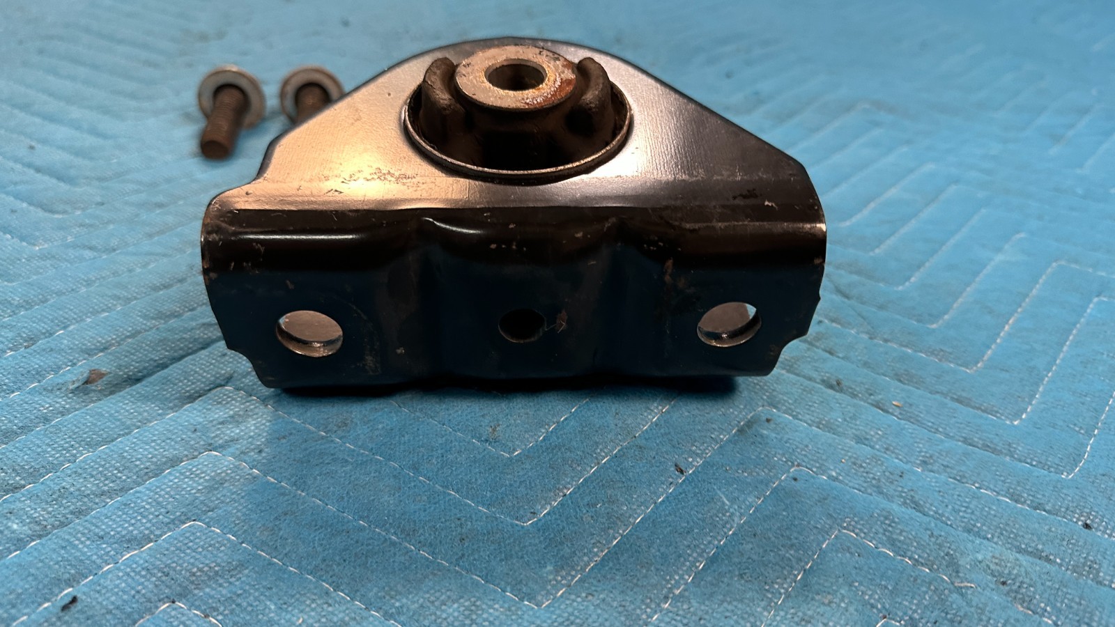 OEM Freightliner M2 112 Cab Isolator Mount Bracket LH Driver’s Side 2023