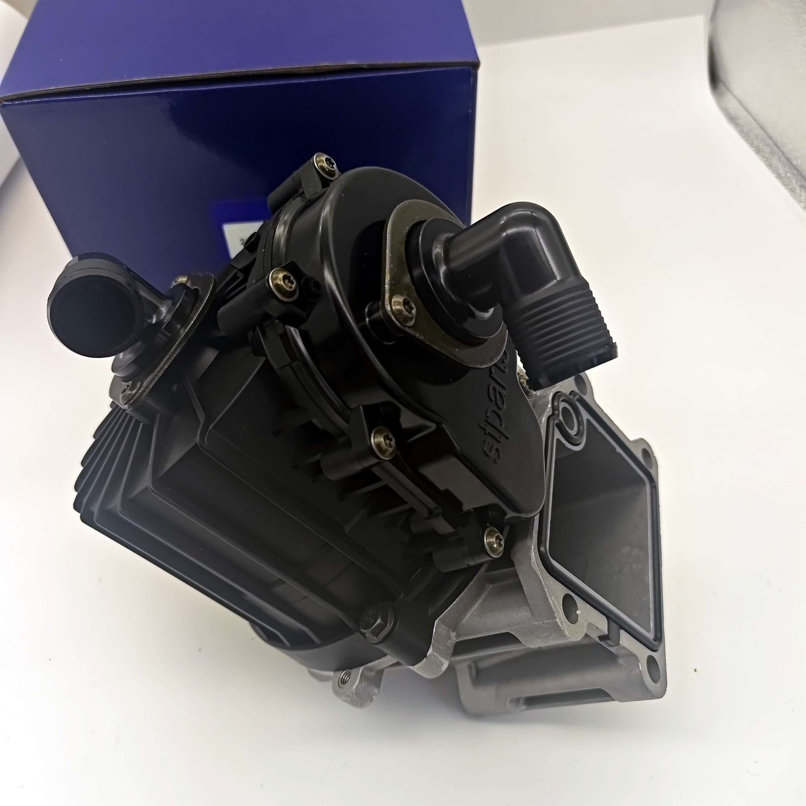 Oil Crankcase Ventilation Separator For Volvo D13 MP8 21122541 20499419 Truck