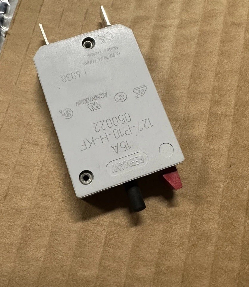 E-T-A 127-P10-H-KF-050022 Circuit Breaker 15A 28V DC 250V AC. Made In Germany
