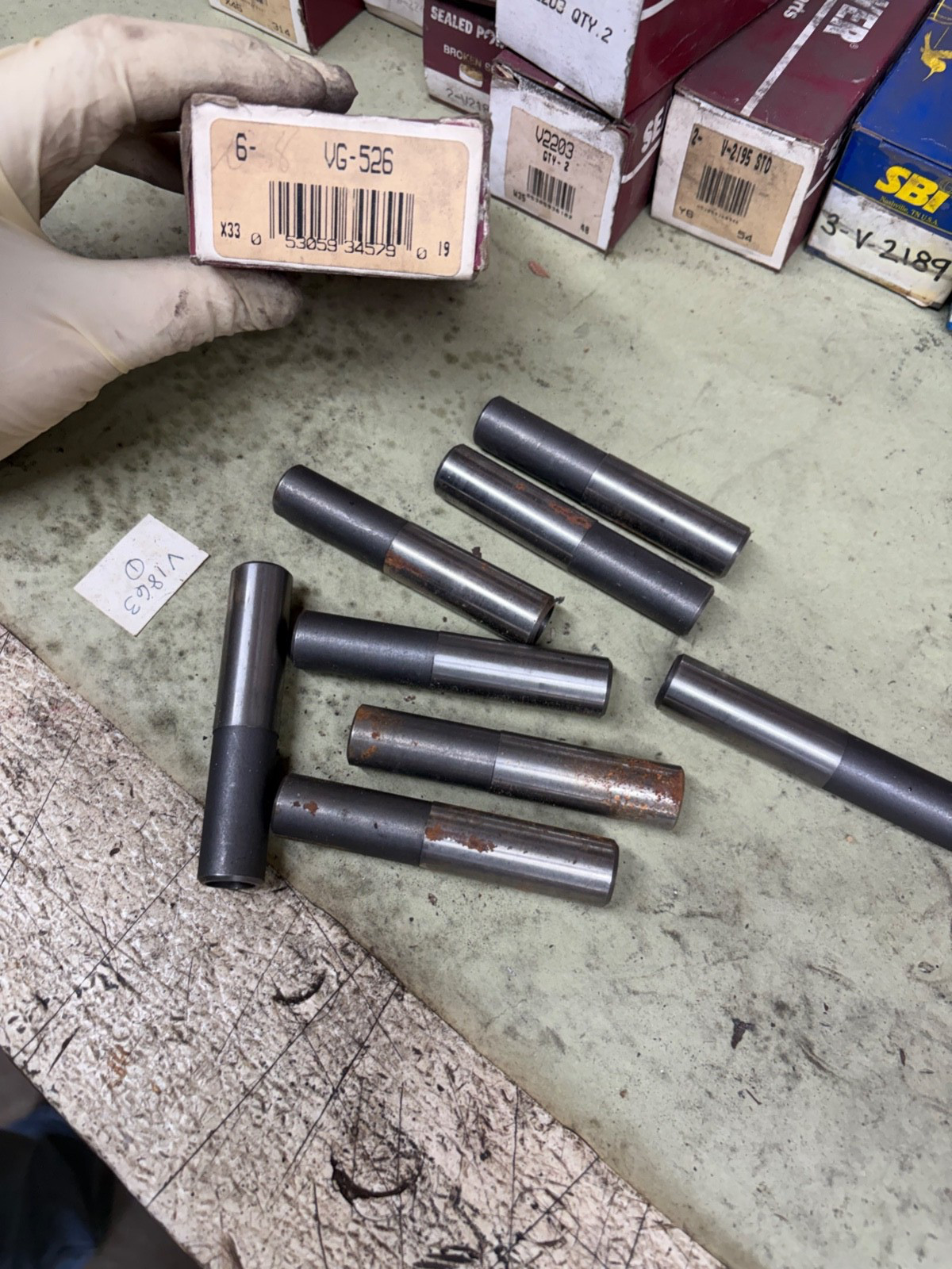 SEALED POWER VG526 VALVE GUIDES BOX OF 8