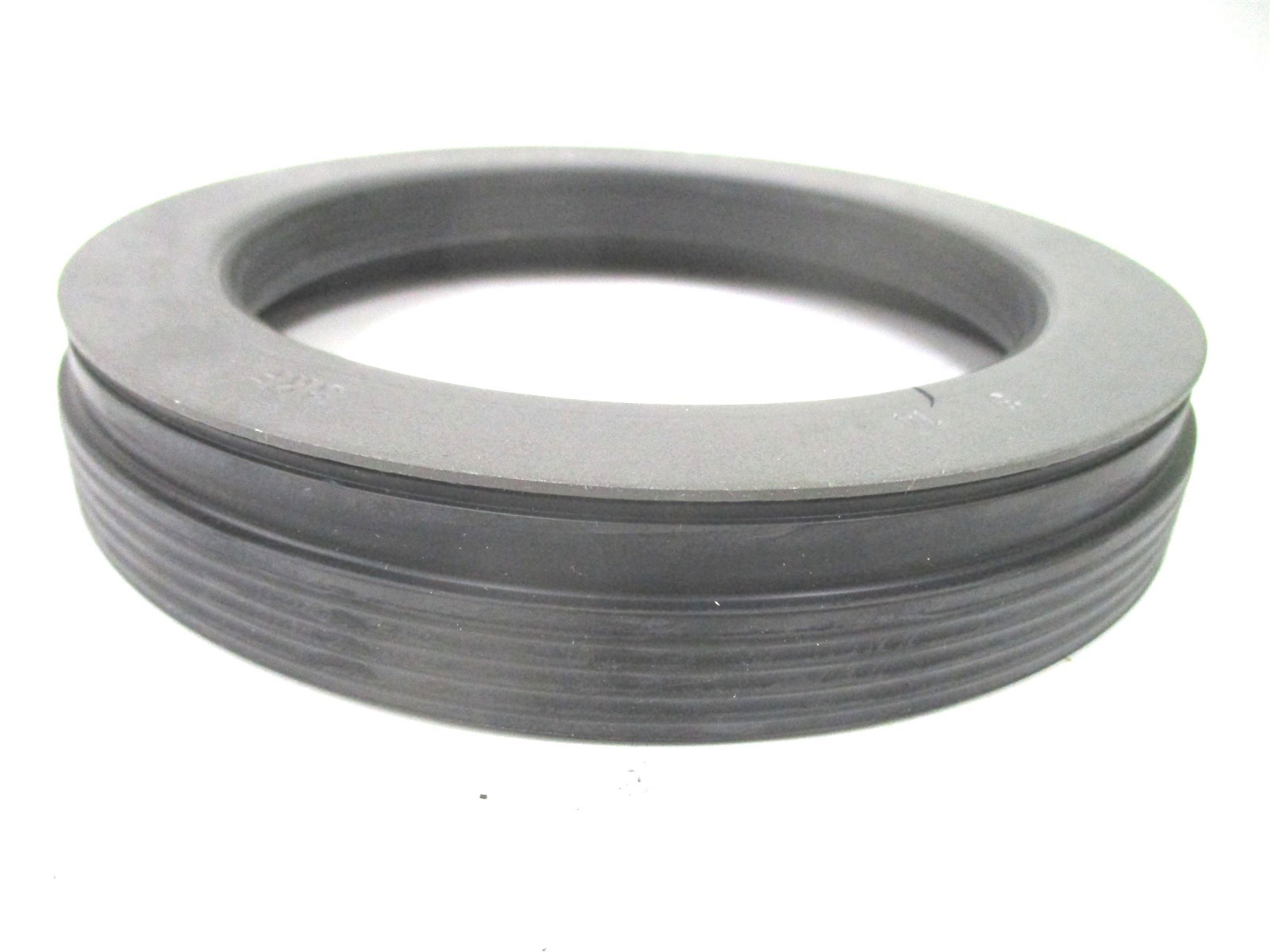 42627 NEW GENUINE SKF CR SCOTSEAL PLUS XL WHEEL SEAL 372-7099 370065A 307-0723