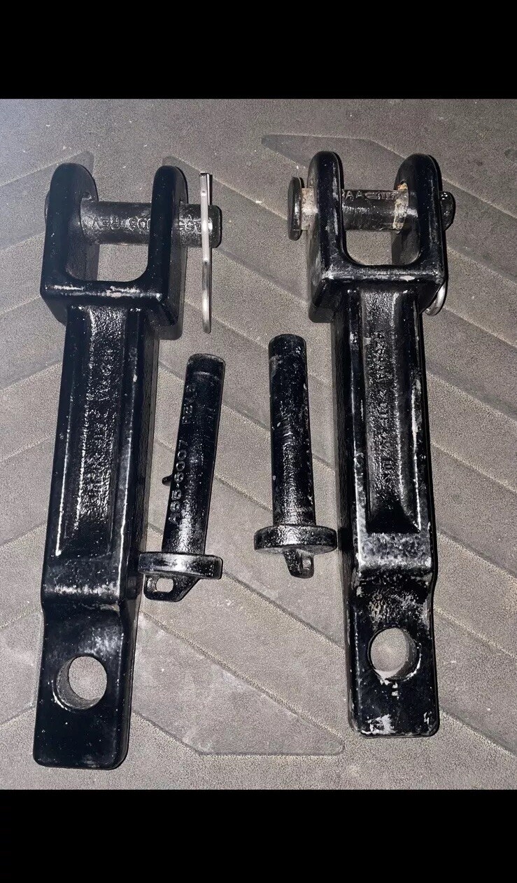 Set OEM Peterbilt / Kenworth Single Tow Hooks With Pull Pin & Frame Pin A20-6014