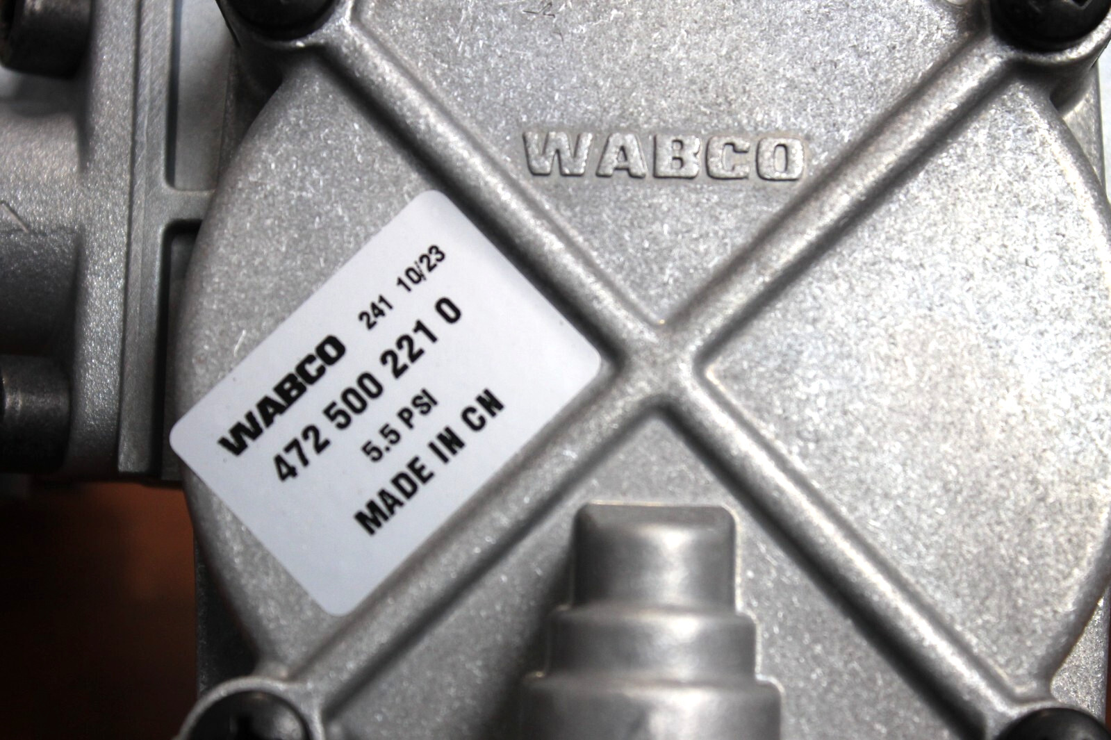 Meritor Wabco 4725002210 Axle Brake Relay Valve Assembly
