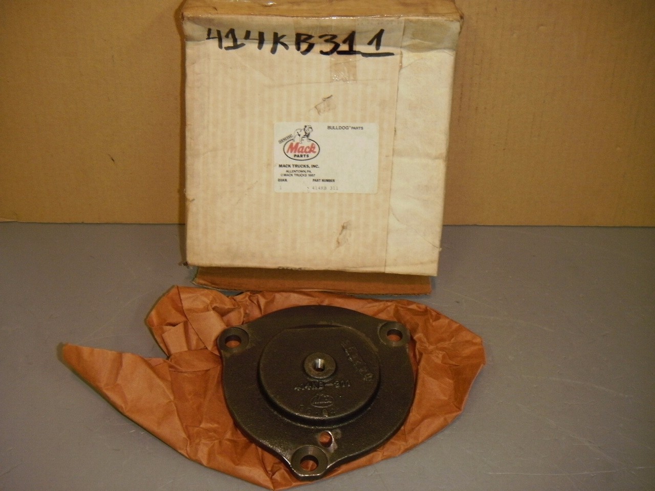 Mack 414KB-311 Cast Iron Tank Cover Lid