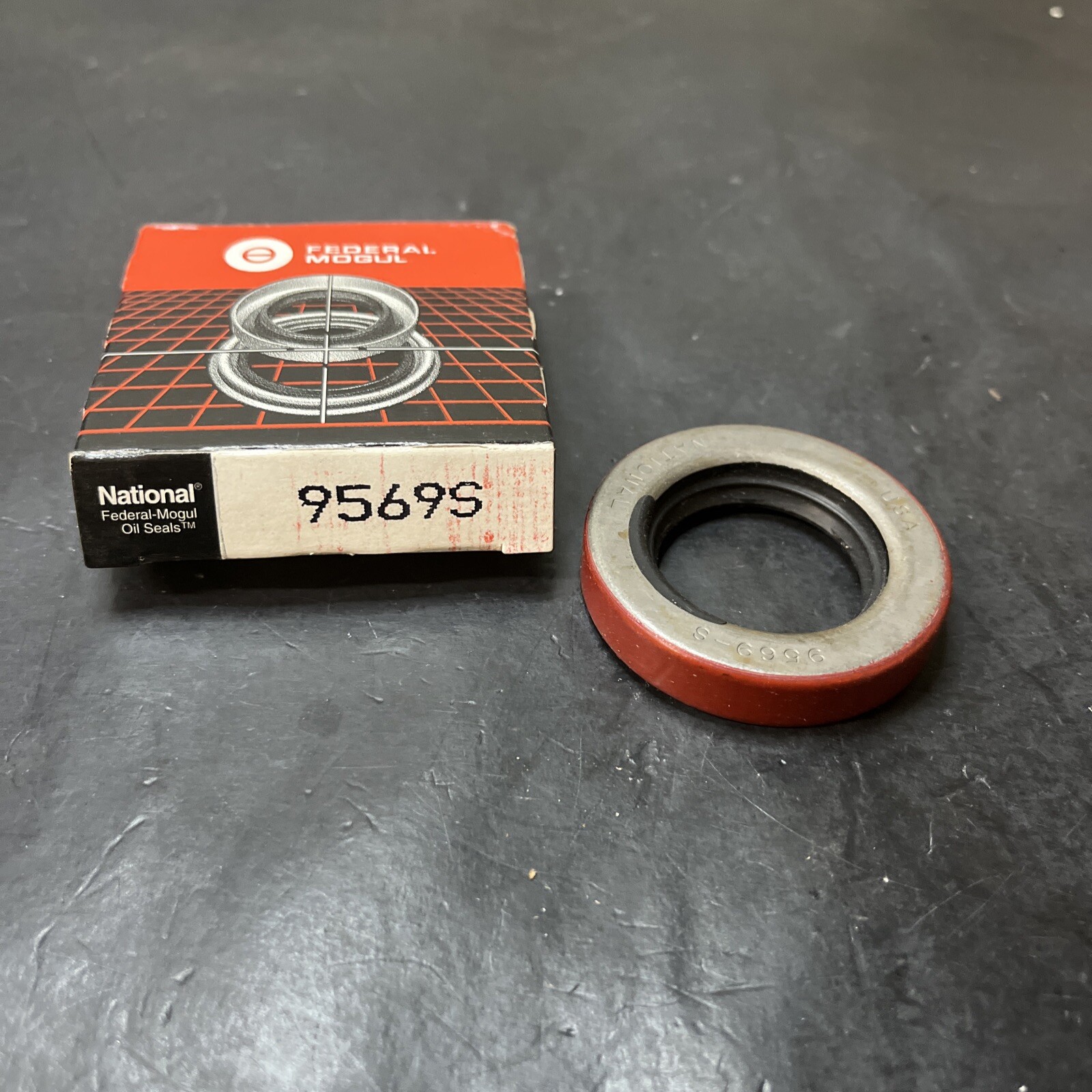 🔥🔥🔥Federal Mogul National Seals 9569S Wheel Seal