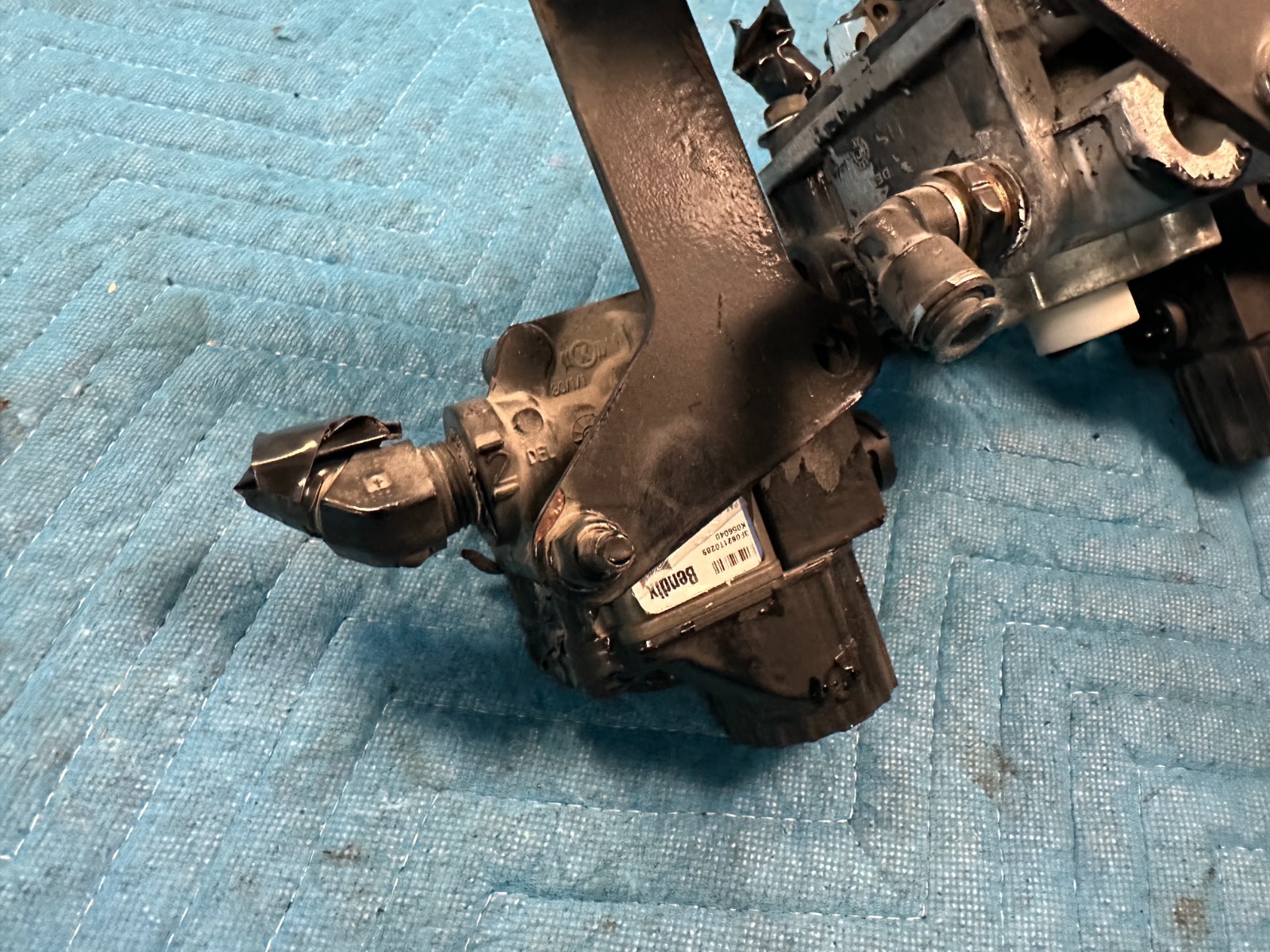 OEM Kenworth T680 Bendix Air Brake Relay Valve+2 M-40HF & Bracket 2022