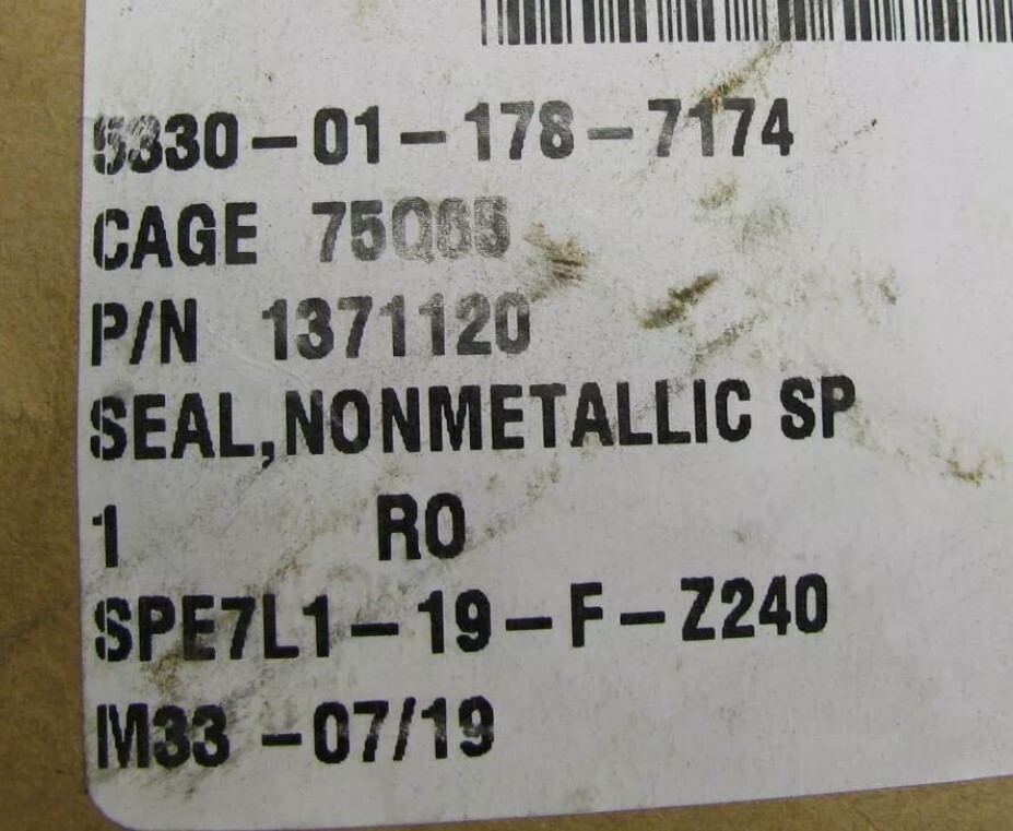 OSHKOSH MTVR 7 TON WINDSHIELD GASKET WEATHERSTRIP SEAL 5330-01-178-7174 1371120