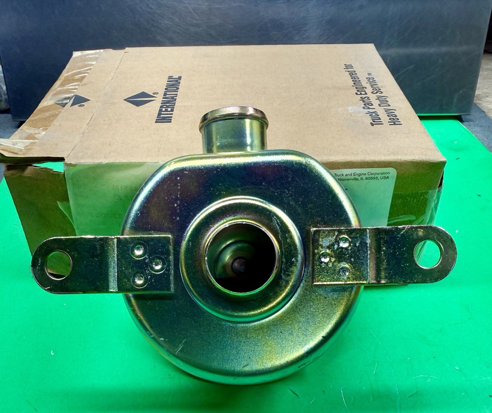 INTERNATIONAL 1805319C1 CRANKCASE VENT PRESSURE RELIEF VALVE T444E 7.3L💥FS💥