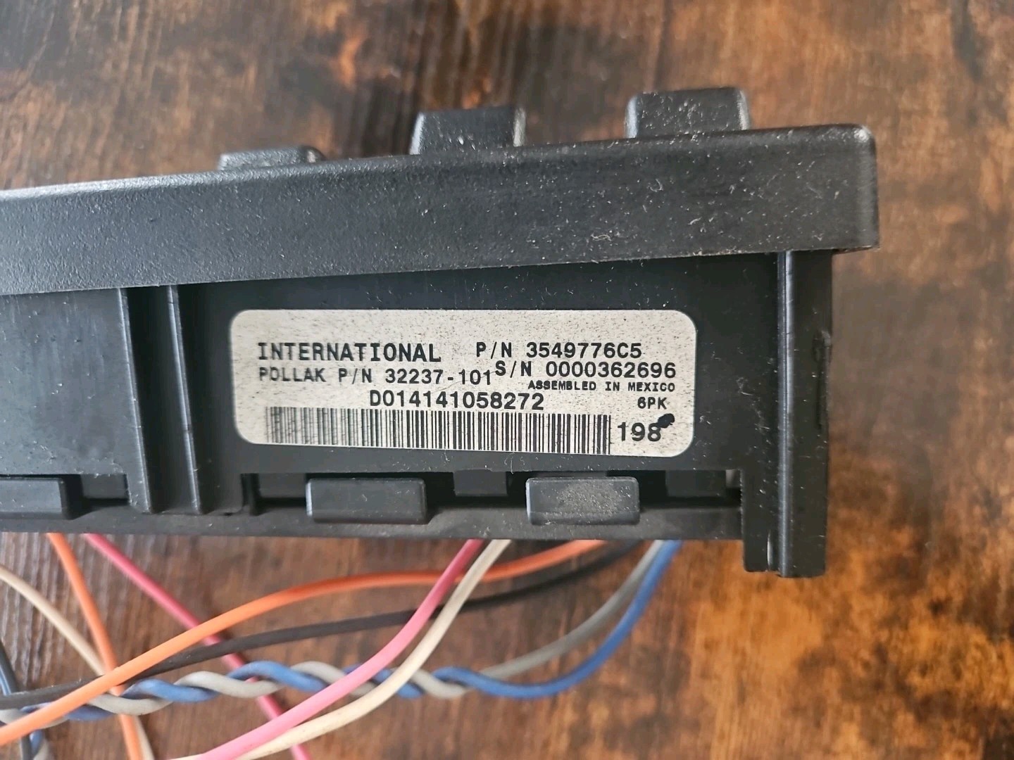 3549776C5 International Prostar Dash Console Switch Housing – USED – OEM