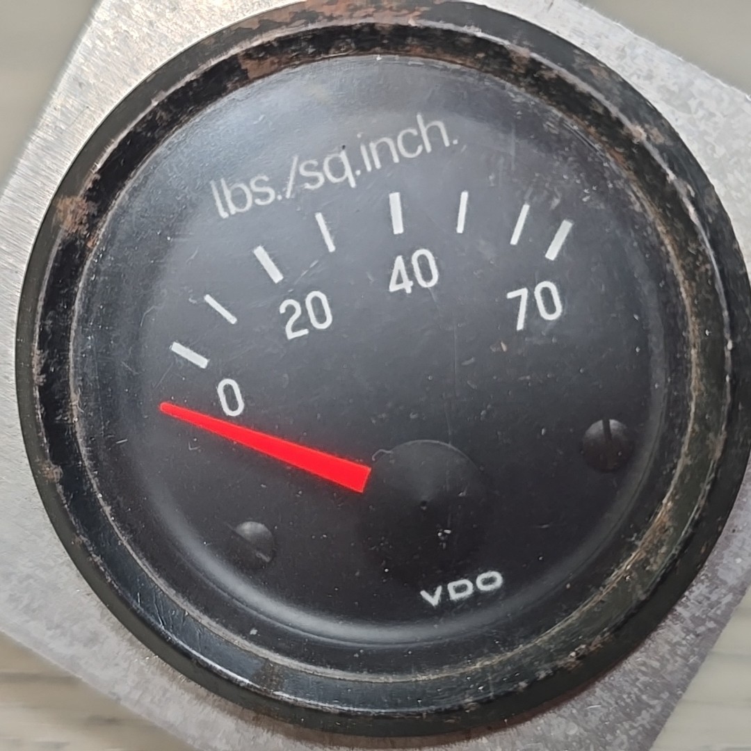 Vintage VDO 0-70 Lbs Per Sq Inch Gauge Meter 2-1/16″ w/ Mounting