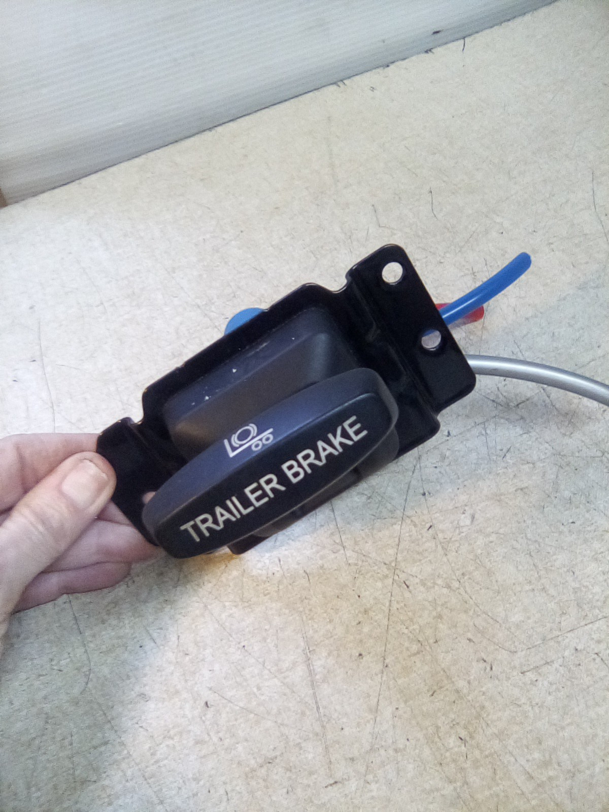 Bendix 7267413 Trailer Parking Brake Switch