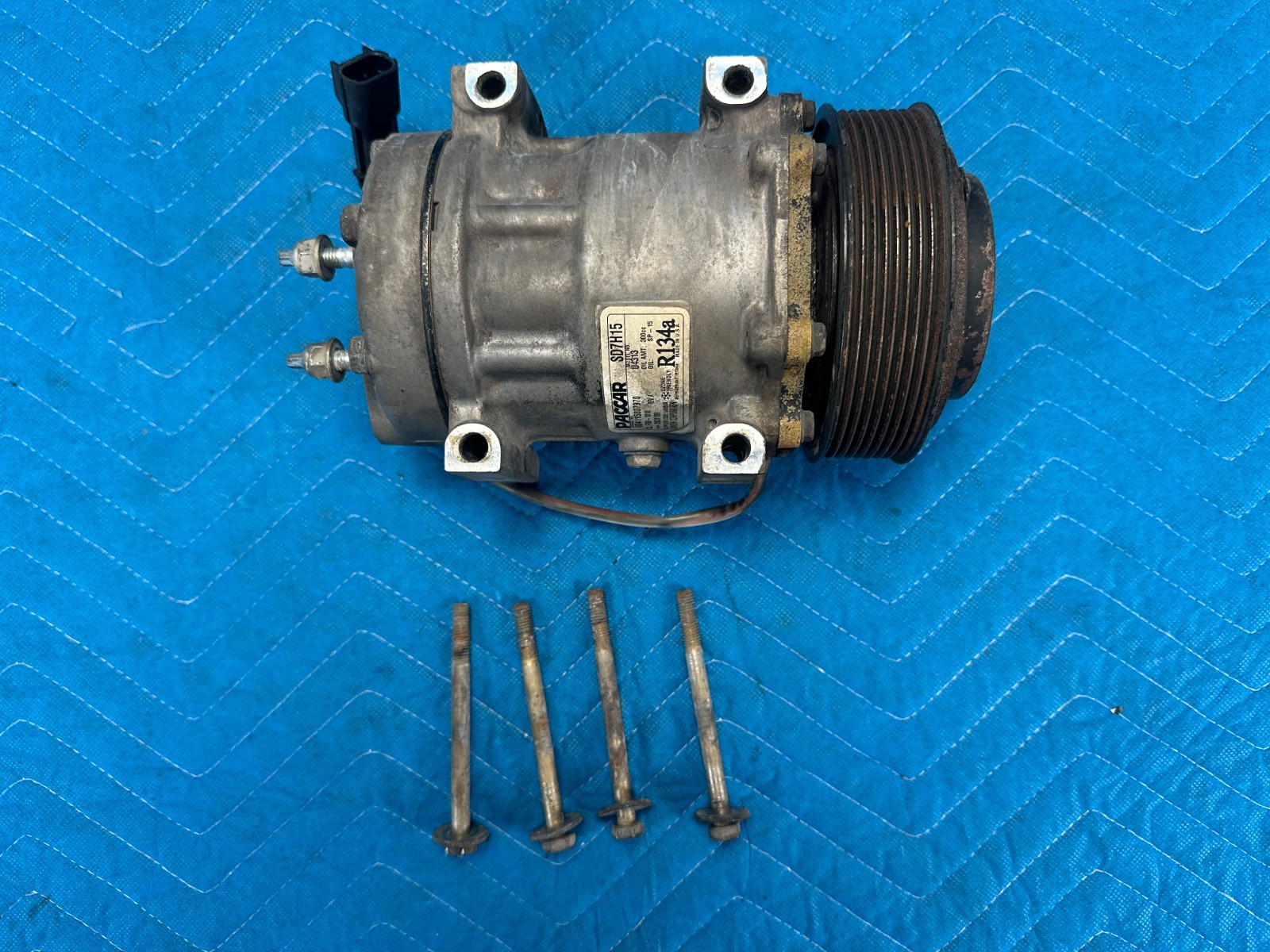 OEM Kenworth T680 Paccar MX-13 Engine AC Compressor 2020