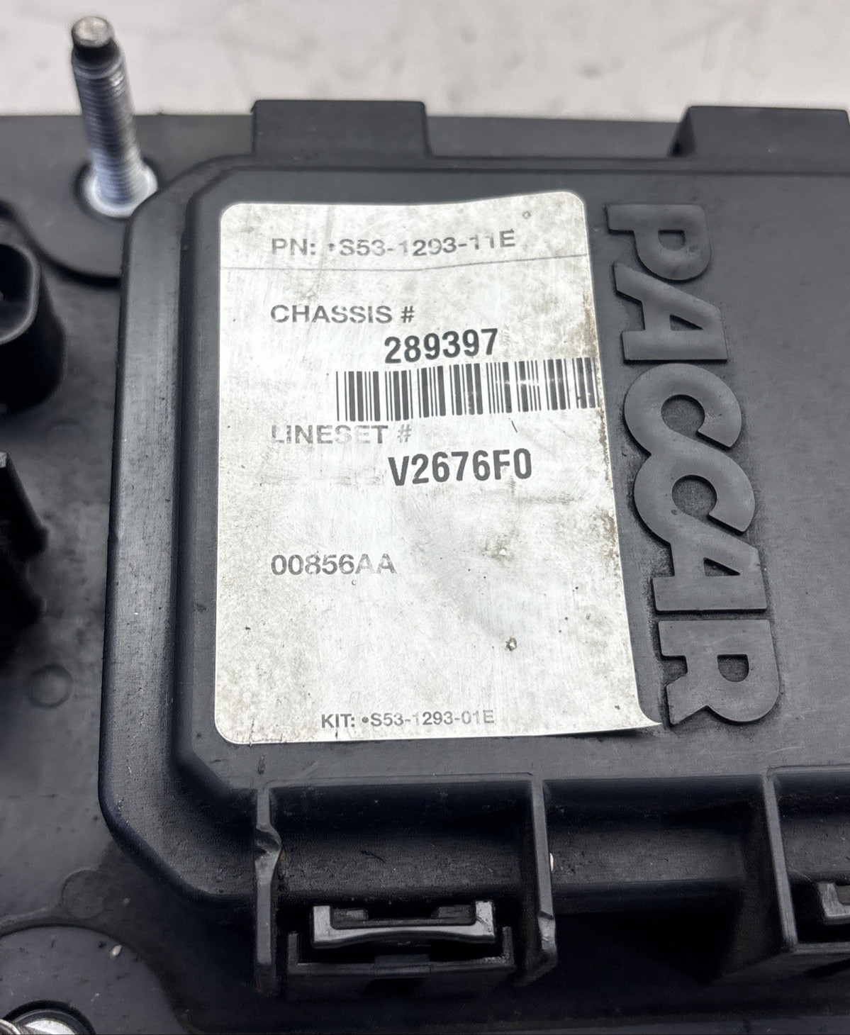 KENWORTH PACCAR FUSE ASSEMBLY CAB PDC P27-1147-0200 JUNCTION BOX