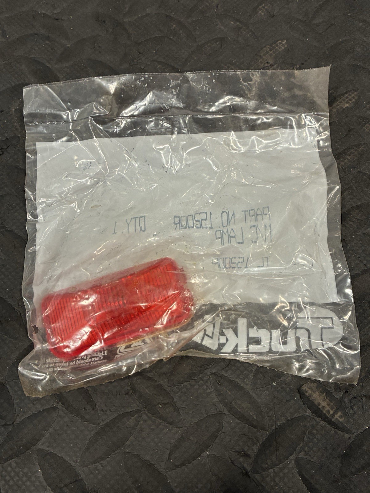 Truck-Lite – Rectangular Marker Clearance Lamp, Red P/N: 15200R (TAG# 16280)