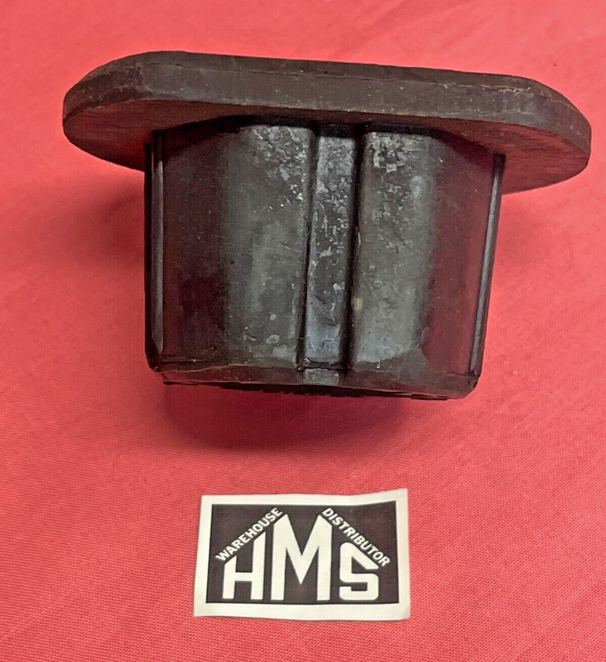 XB-12311 HOLLAND Rubber Cushion,Mounting Bracket, Fifth Wheel Bushing