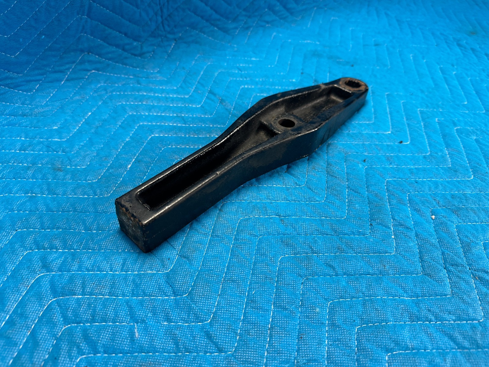 OEM Kenworth T680 Axle Stop Driver’s Side 2020