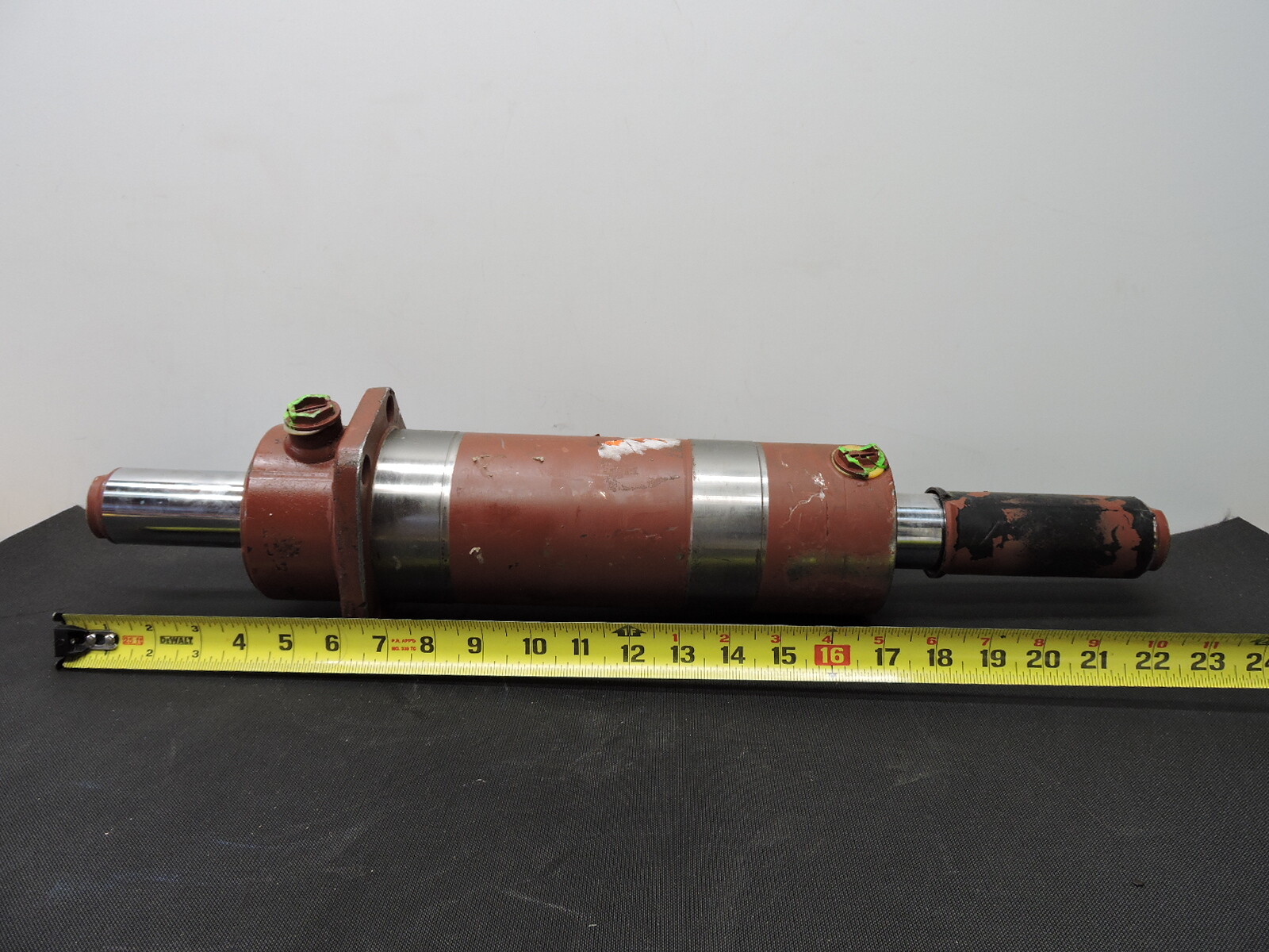 Dana Spicer Hydraulic Cylinder 279.24.620.03 / 279.24.620 – New Other: Unit is b