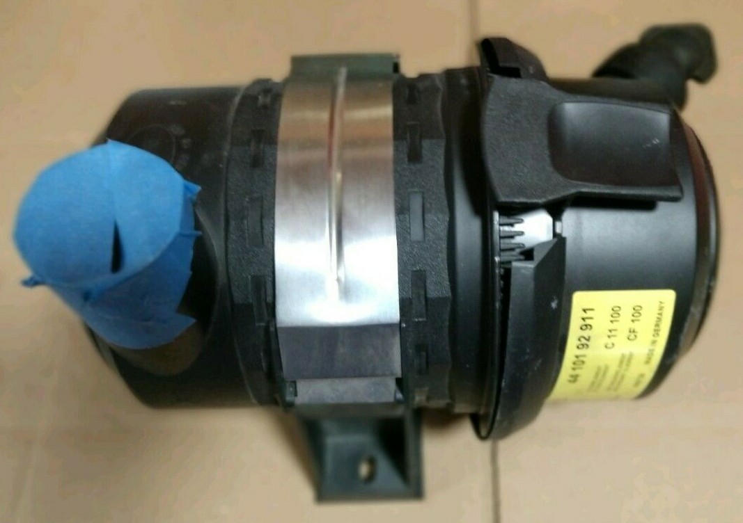 OEM MANN AIR CLEANER P/N: 44 101 92 911