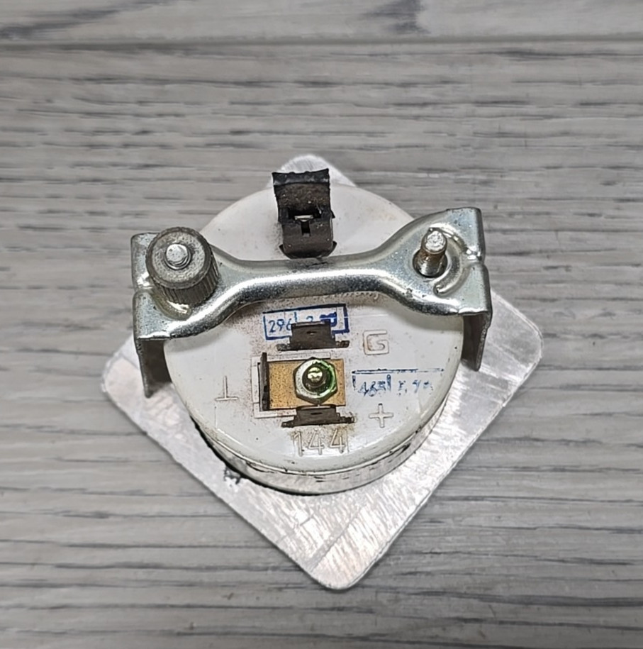 Vintage VDO 0-70 Lbs Per Sq Inch Gauge Meter 2-1/16″ w/ Mounting