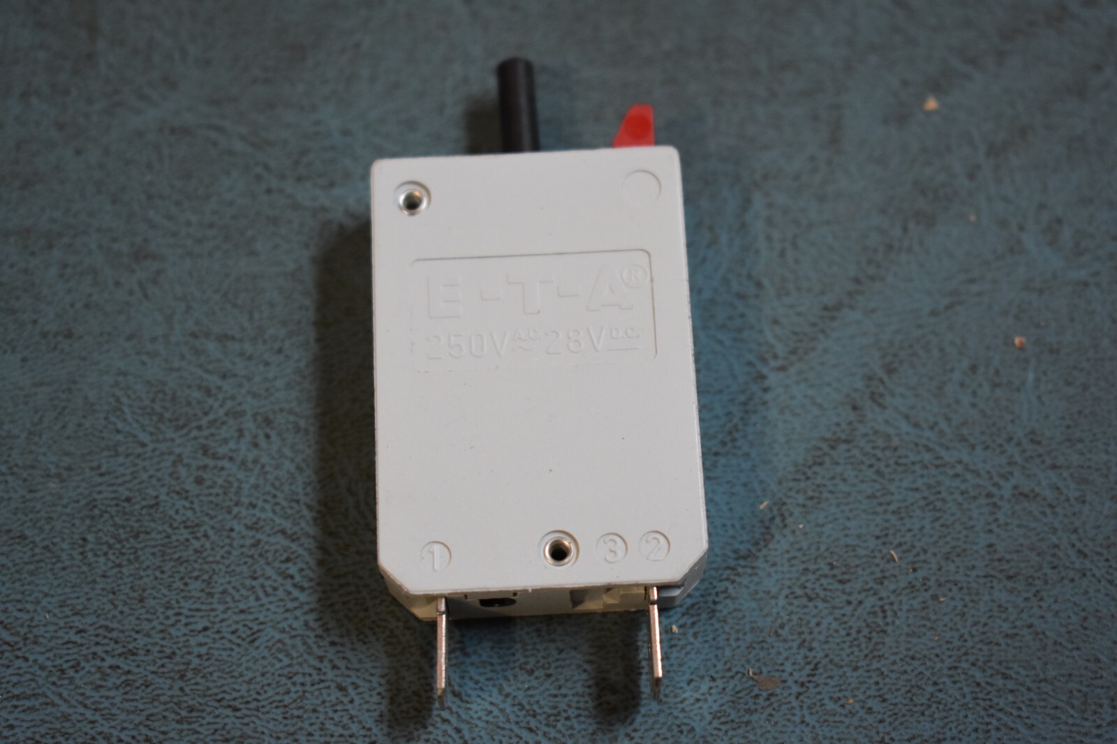 E-T-A ETA 127-P10-H-KF-6A 250V AC 28V DC Circuit Breaker Resettable 6 Amp NOS