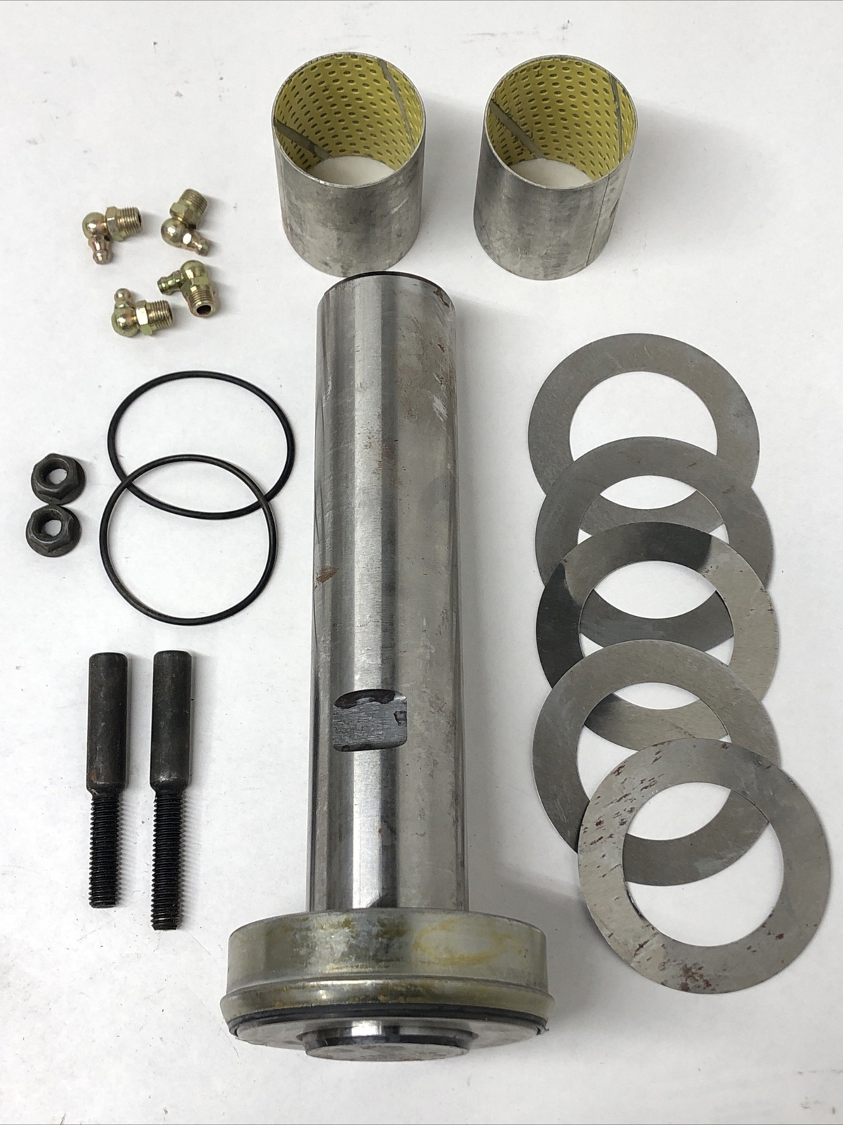 Blue Diamond Parts fits International FAK5455 King Pin Set; Incomplete – See Pic