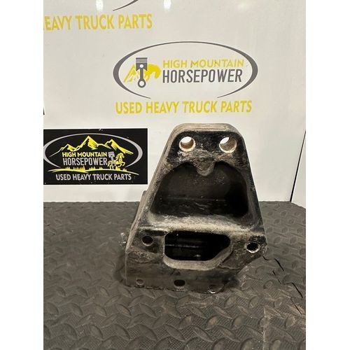 Genuine PACCAR Cab Mount/Bracket, Right/Pass. Side P/N: A85-6104R (TAG# 15976)