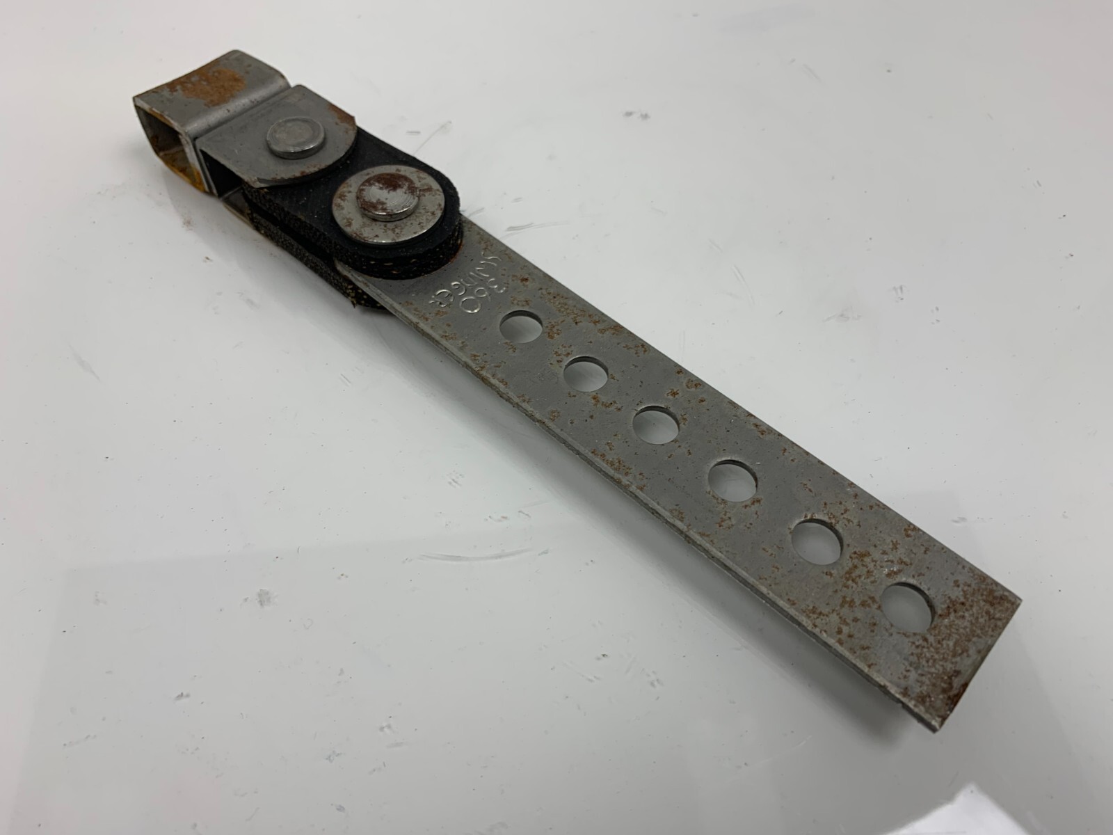 Genuine International Fleetrite ZFS89519K 9.6″ Exhaust Hanger