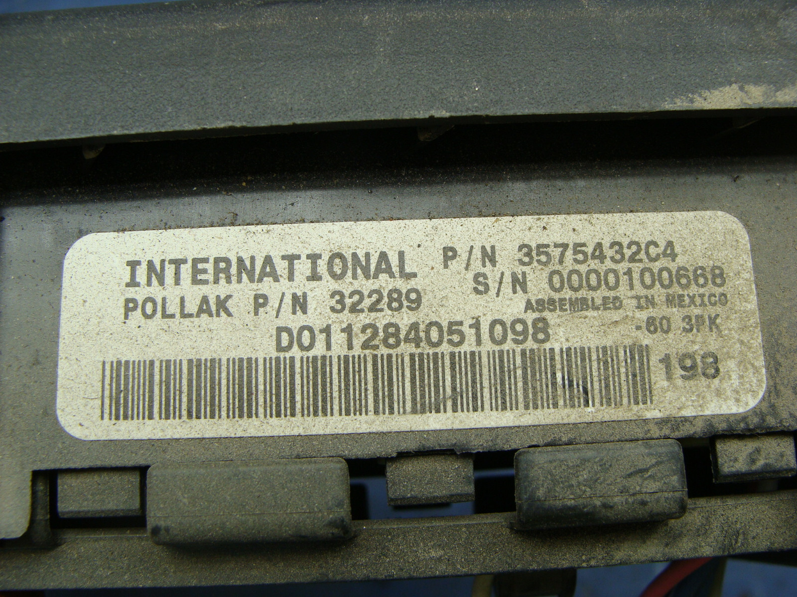 2011 IH PROSTAR+ SWITCH PANEL 3575432C4 PARKD REGEN INHIBT REGEN POLLAK 32289