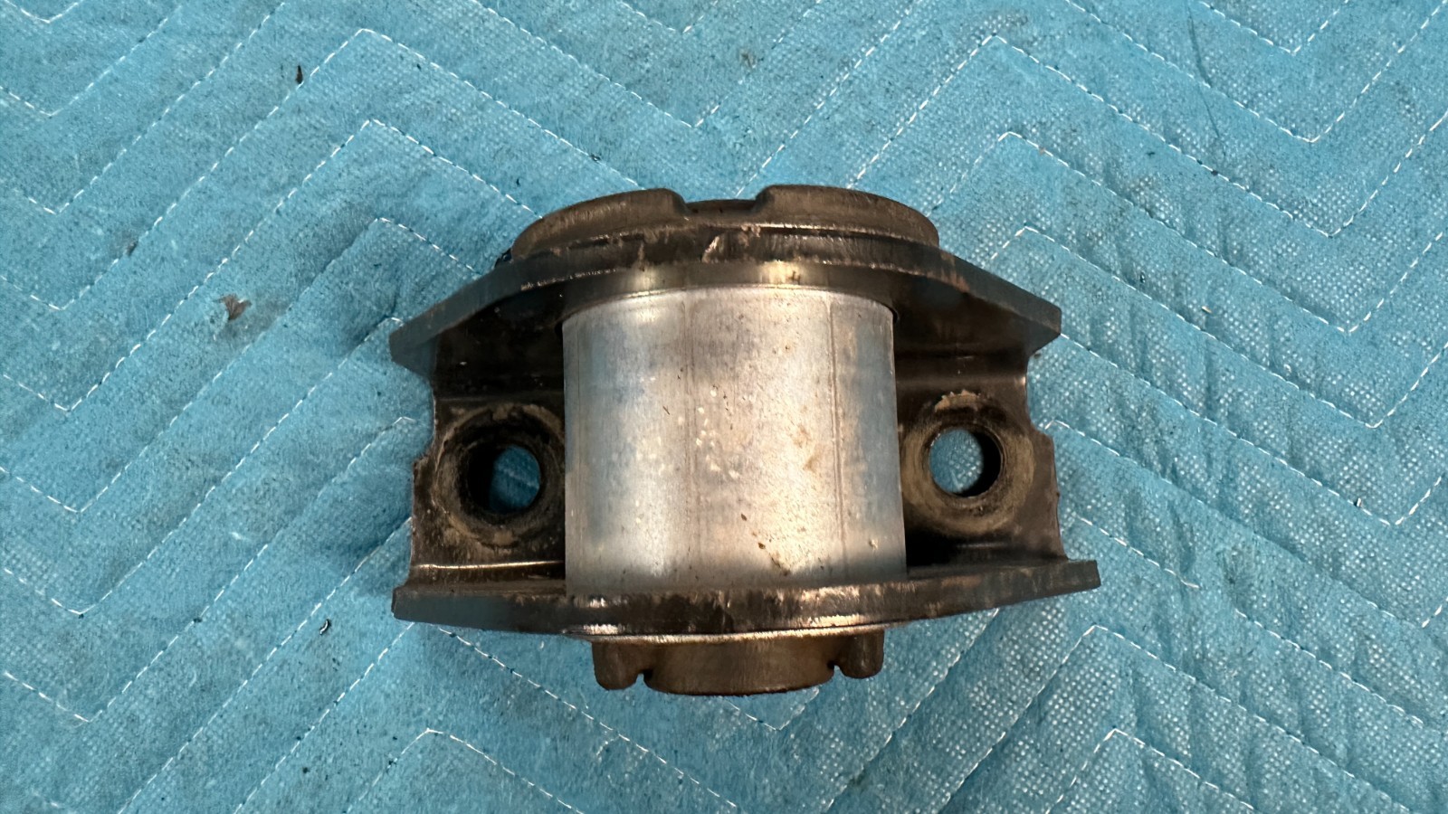 OEM Freightliner M2 112 Cab Isolator Mount Bracket LH Driver’s Side 2023