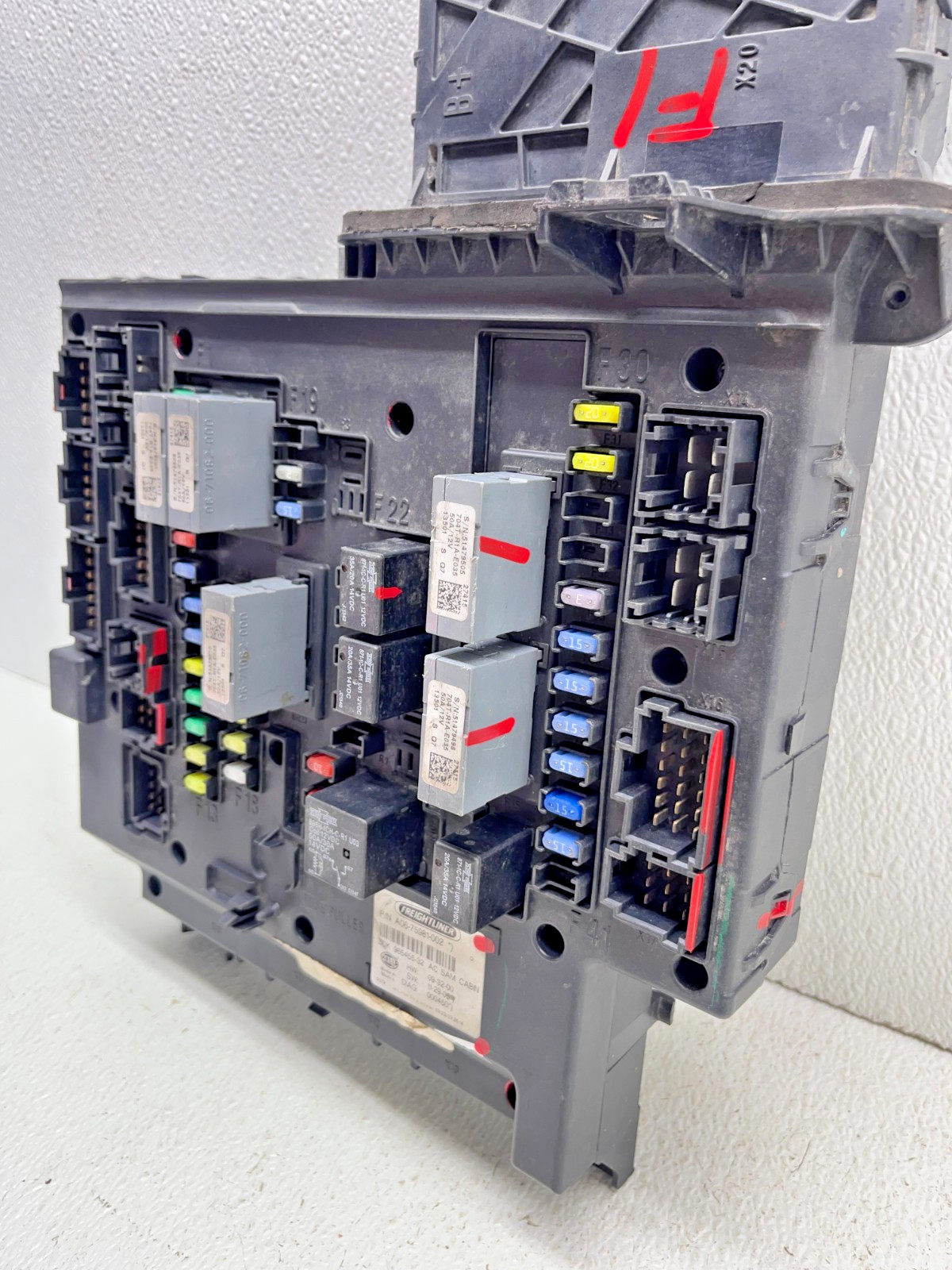 15 FREIGHTLINER CASCADIA CAB CONTROL MODULE CECU P/N A06-75981-002 SAM CABIN OEM