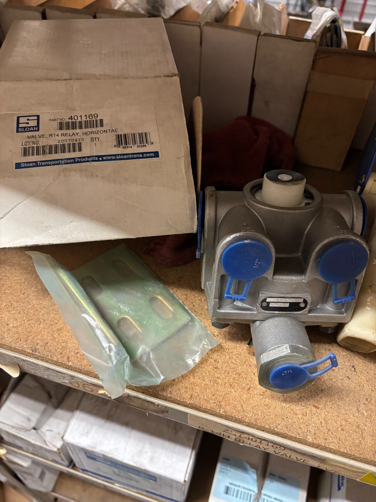 Tramec Sloan 401169 Valve R14 Relay Horizontal KN28071, BX103010N