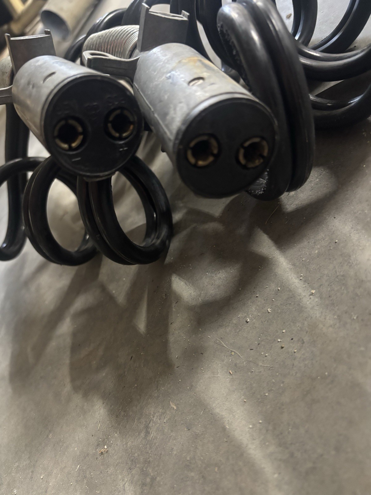 Dual Pole Coiled Liftgate Charging Cable Assembly 12–15’ Metal Plugs Working OEM