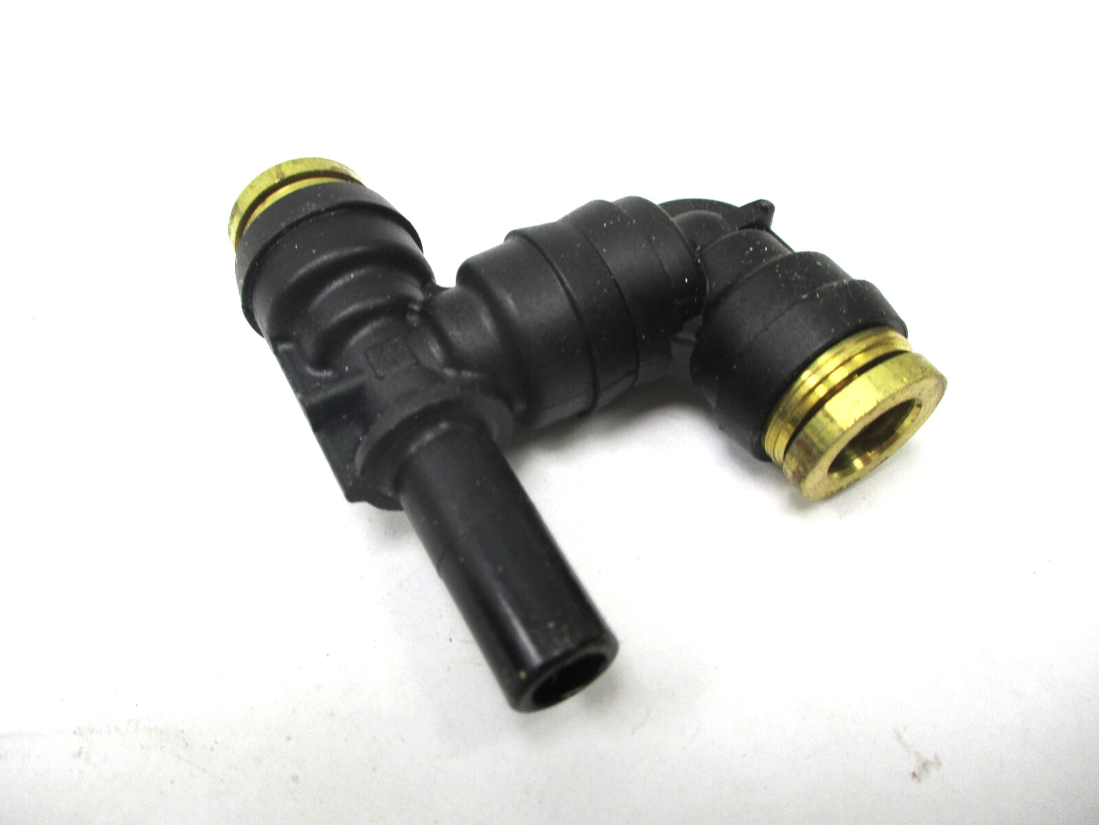 2602149C1 NEW INTERNATIONAL TEE 3/8″ X 3/8″ X 3/8″