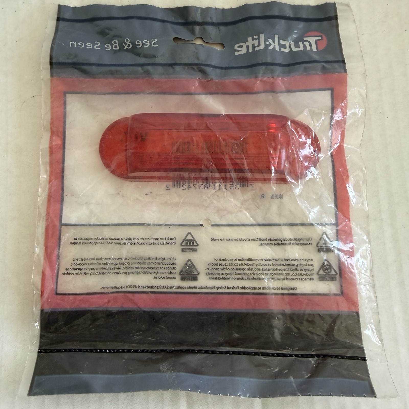 (1) Truck Lite 99050R Marker Light Lens Oval Red Polycarbonate Snap Fit Mount 4”