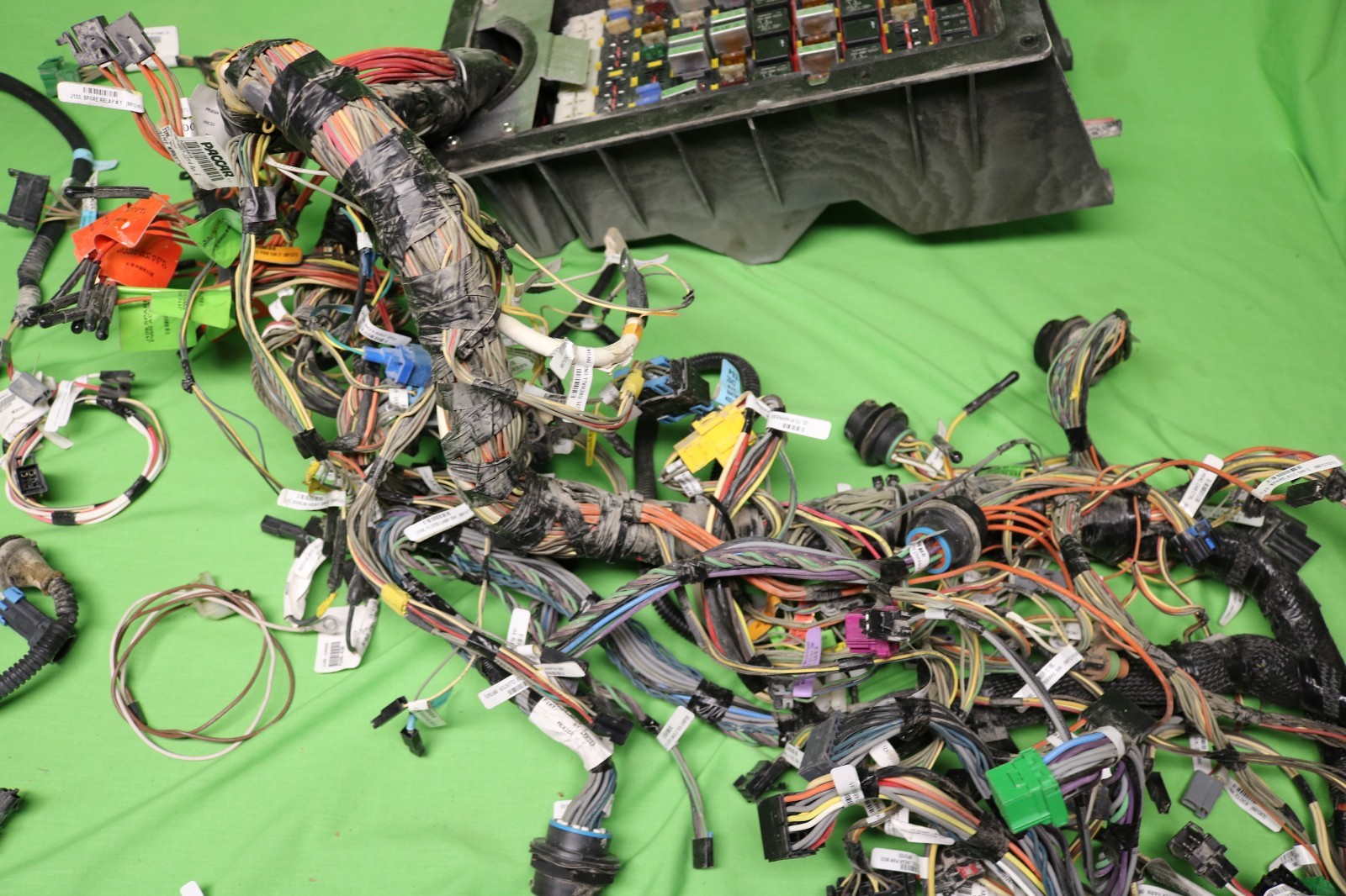 2021 Paccar Kenworth W900 Dash / Cab Wiring Harness, Fuse Box, & Other Wiring
