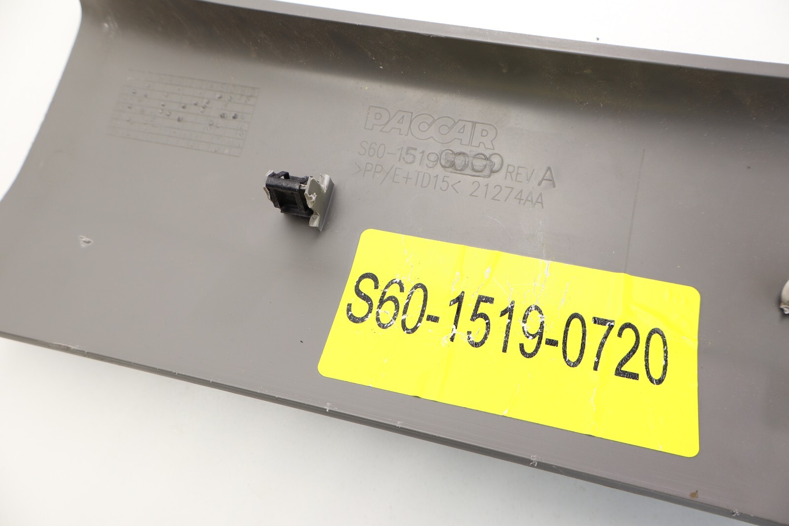 2022 PETERBILT 579 PACCAR FRONT LEFT DRIVERS A PILLAR COVER PANEL S60-1519 GREY