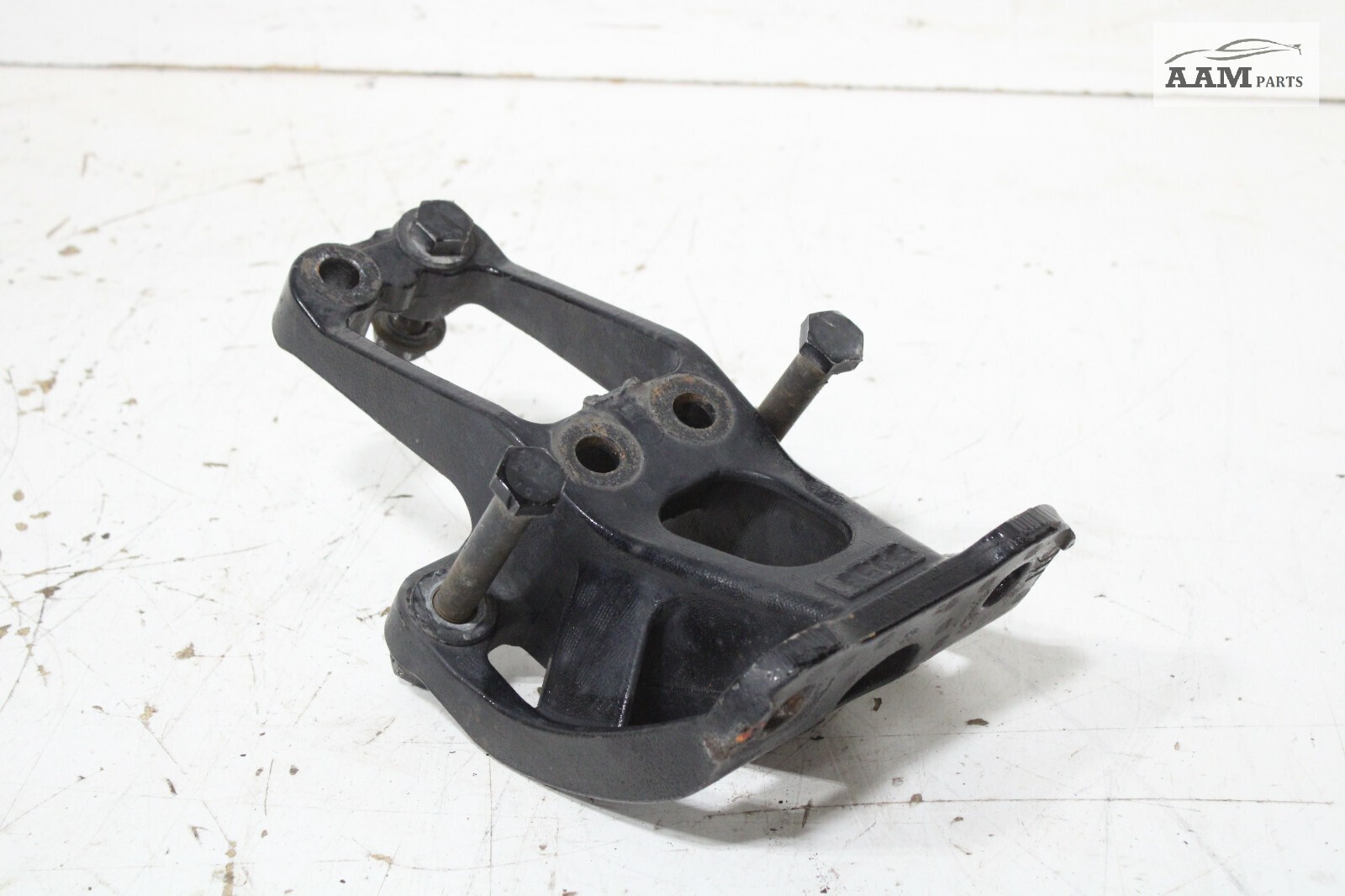 2018-2023 FREIGHTLINER CASCADIA FRONT RIGHT CAB MOUNT BRACKET R18-67961-000 OEM