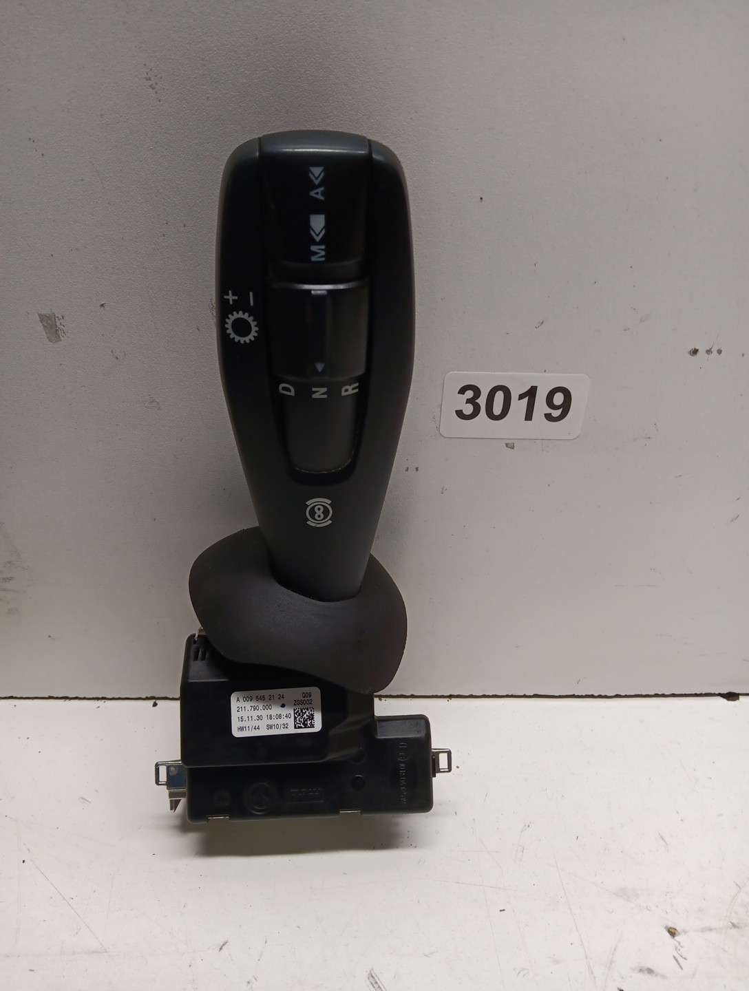 A 009 545 21 24 Freightliner Cascadia Shift Control Lever R, Item # 3019