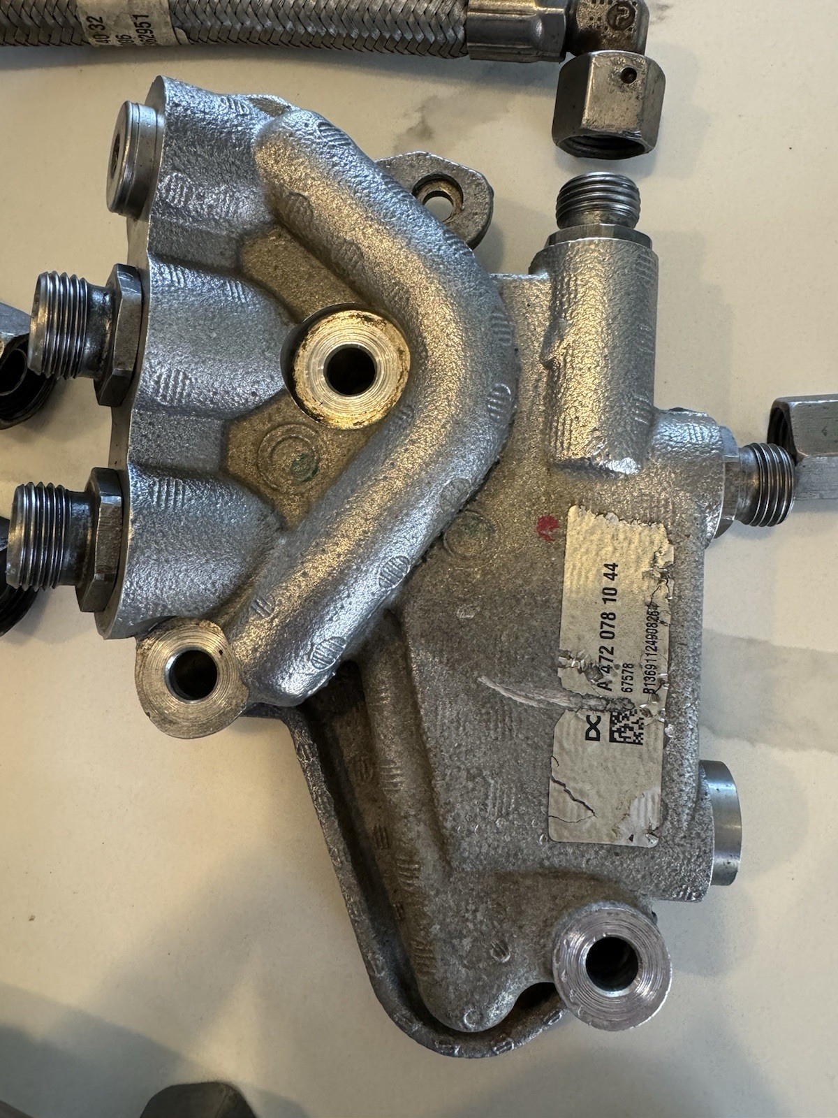 Detroit Diesel DD15 Fuel Lines And Fuel Flanges Used