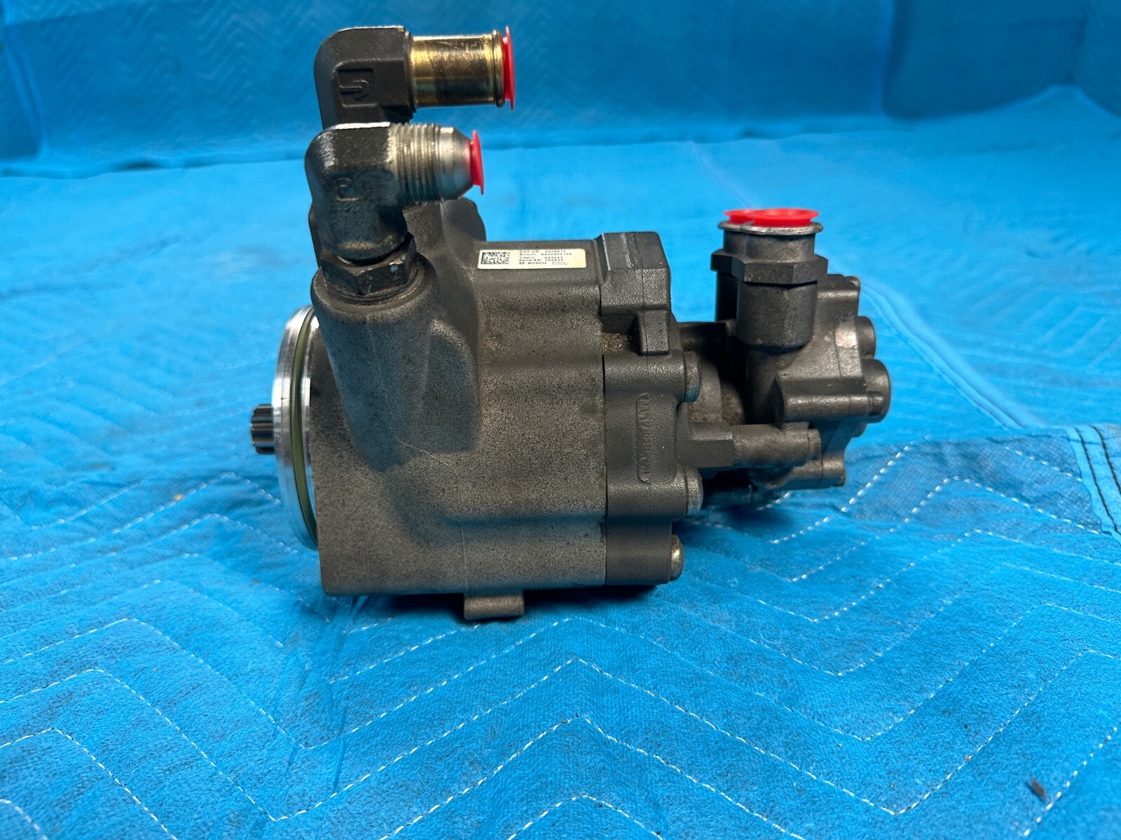 Kenworth T680 Steering and Fuel Pump Bosch 87k 2023 OEM