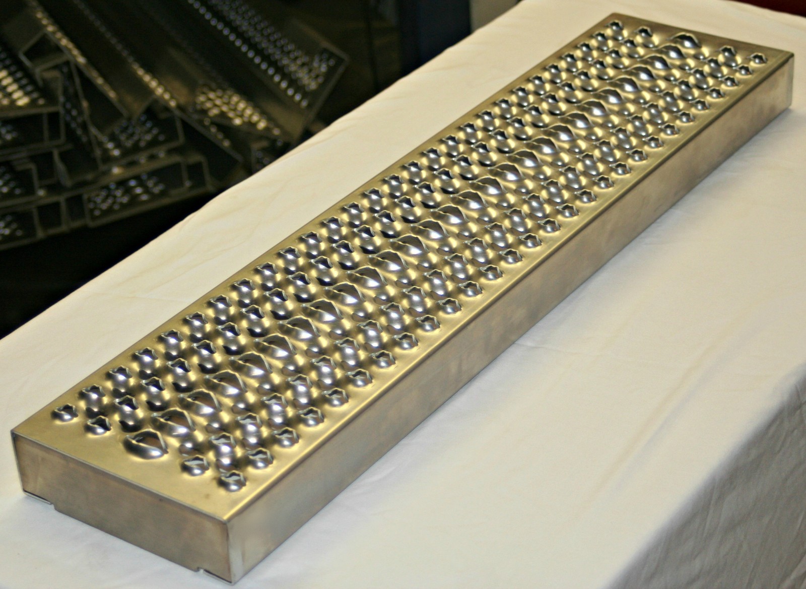 5” x 60” Extruded Aluminum Custom Length Truck Step