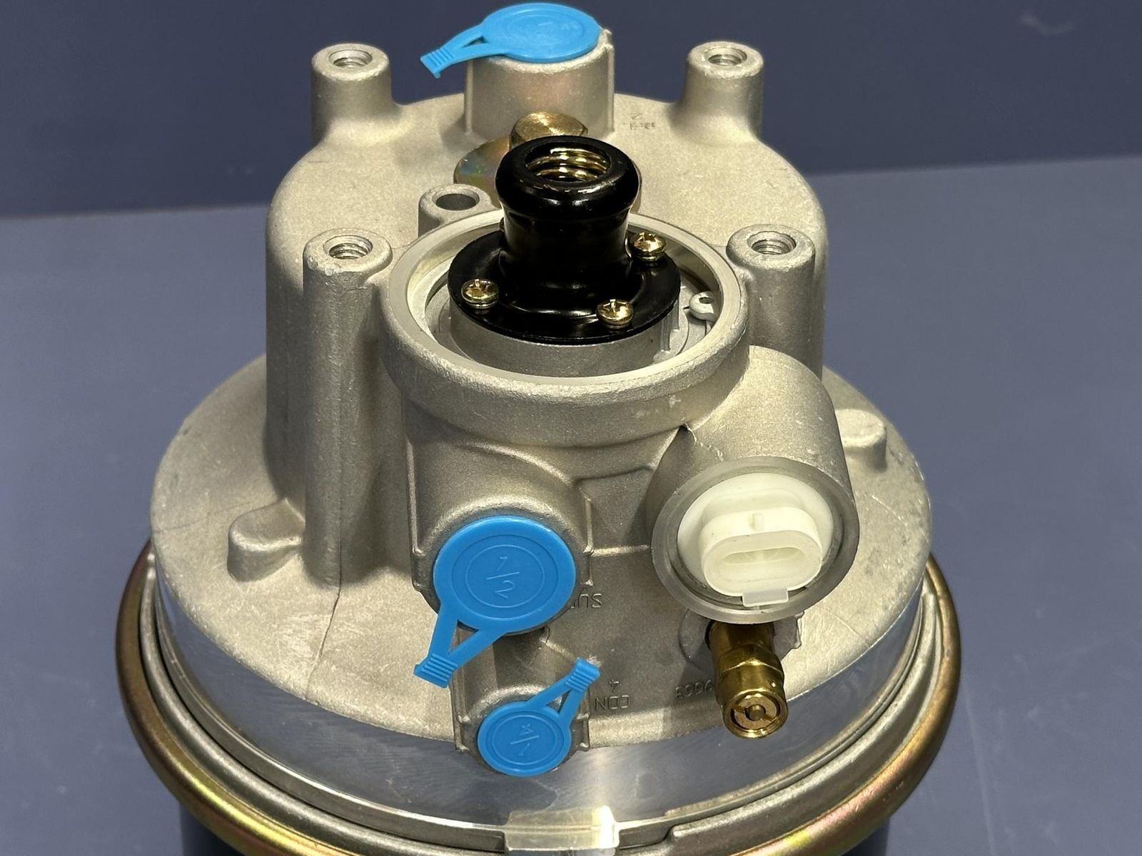 Armada – Bendix 109477X Remanufactured AD-IP Air Dryer ML109477X