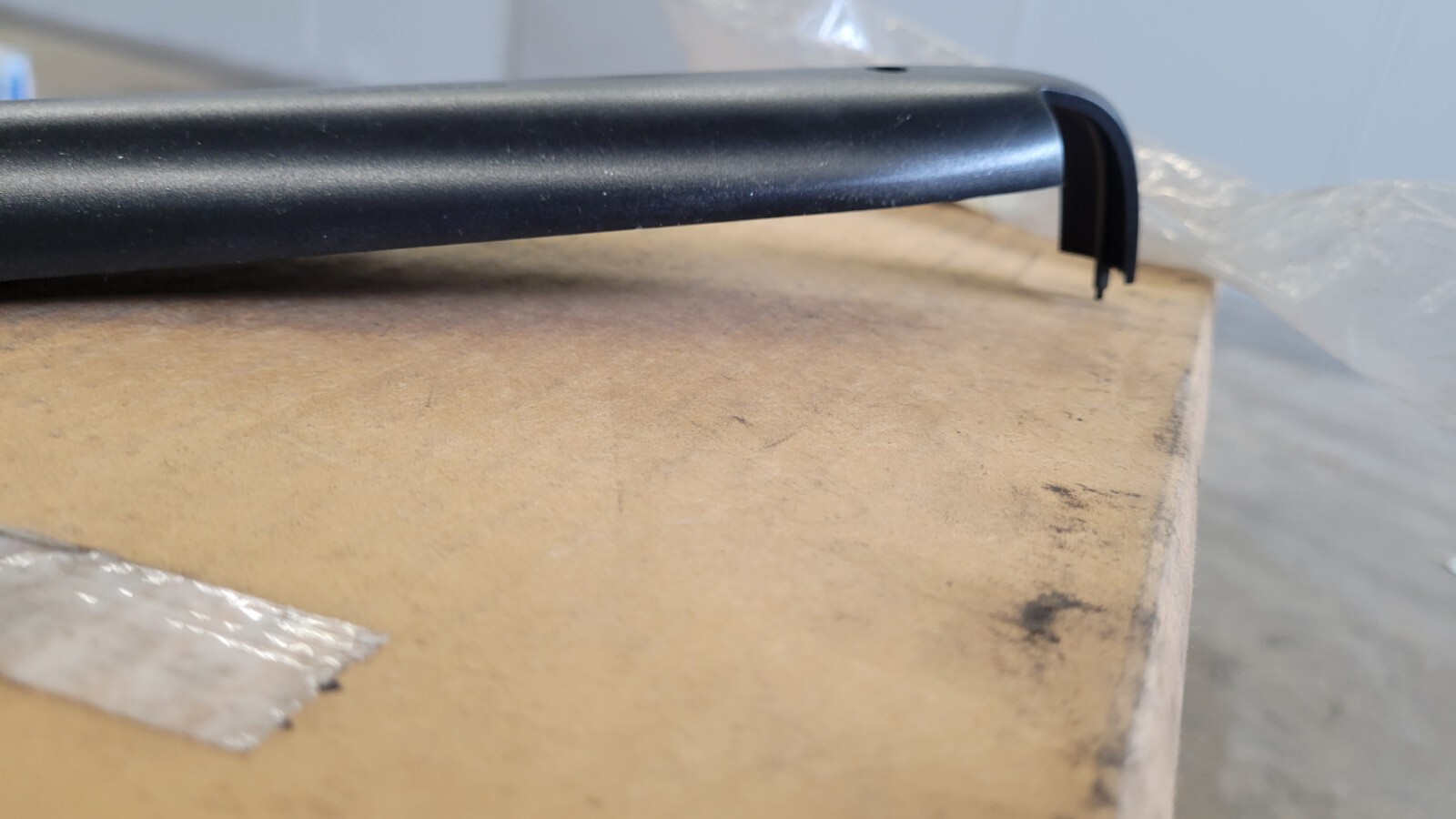 6402503, 613720152-PDC GENUINE VOLVO OEM RH LOWER ARM COVER NOS NO HDWE