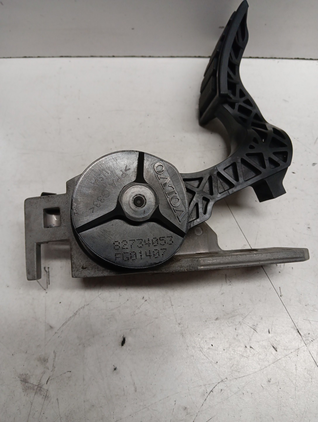 Volvo Fuel Pedal Assembly 82734053 Throttle Position Sensor Item #3147