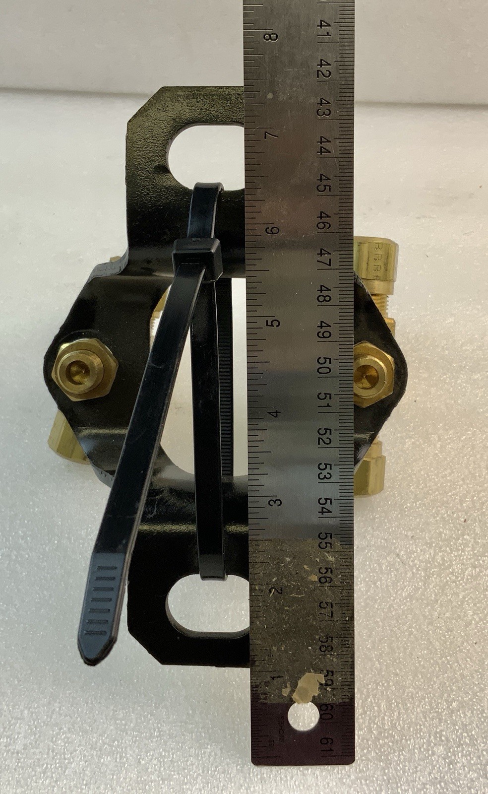 FREIGHTLINER FUEL TEE BRACKET ASSY P/N: 03-22701-000 NOS