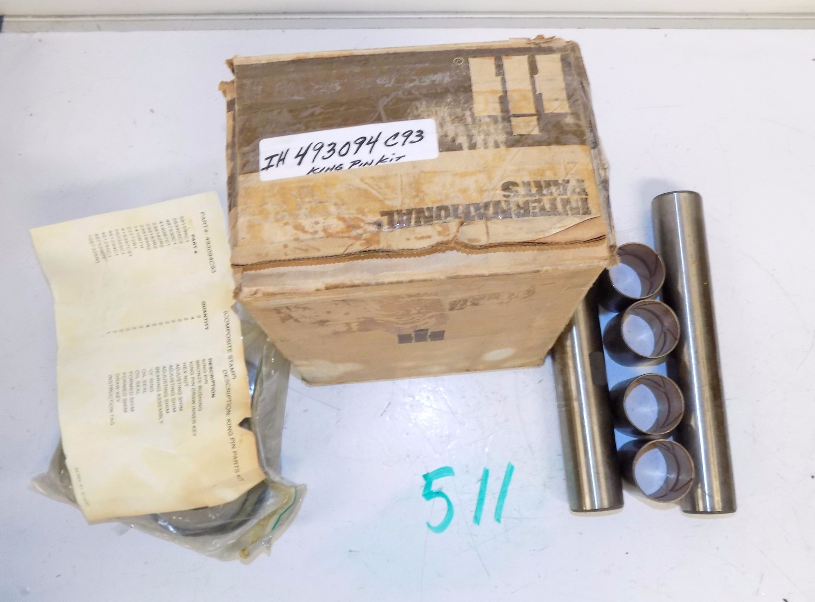 NOS GENUINE International Navistar King Pin Set 493094C93